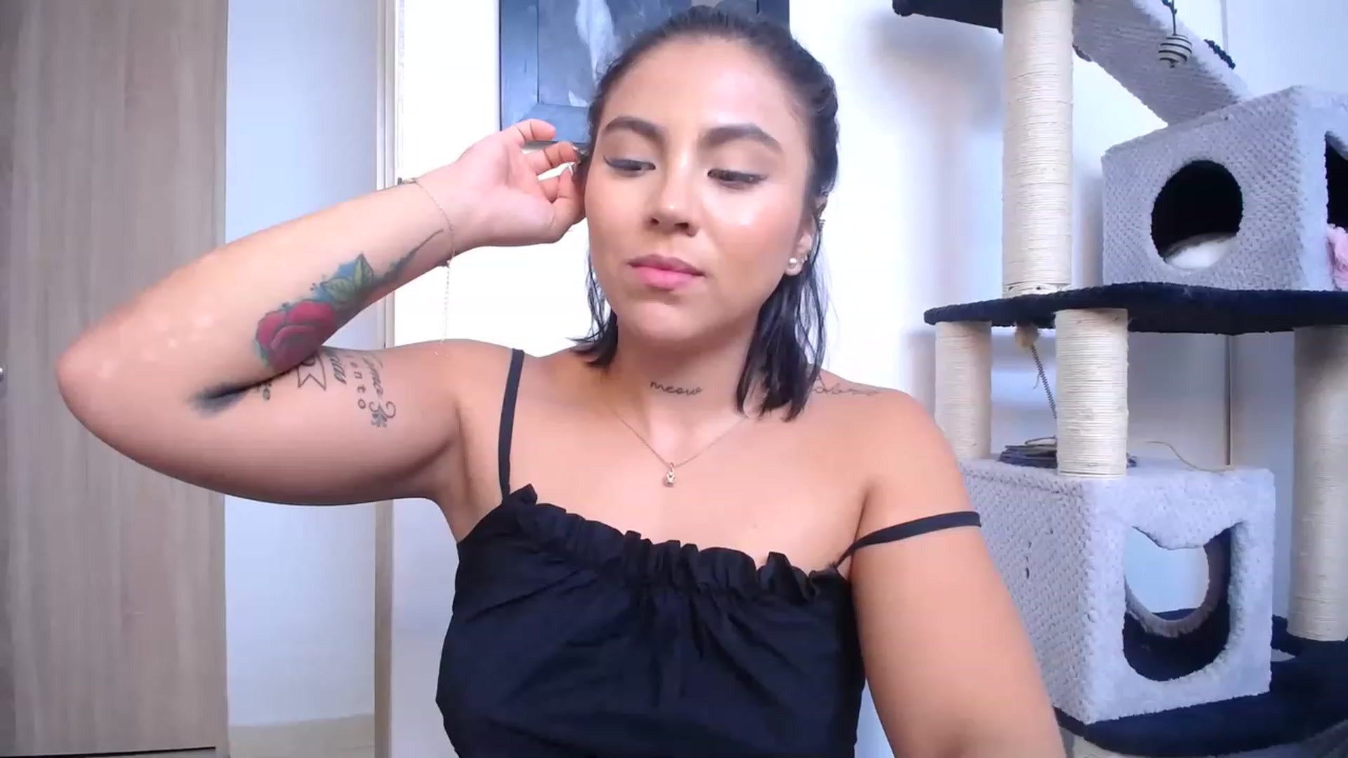 Gallery image thumbnail from AlexLions's myfreecams stream on, 03/12/2023, 18:23 image 19 of 20