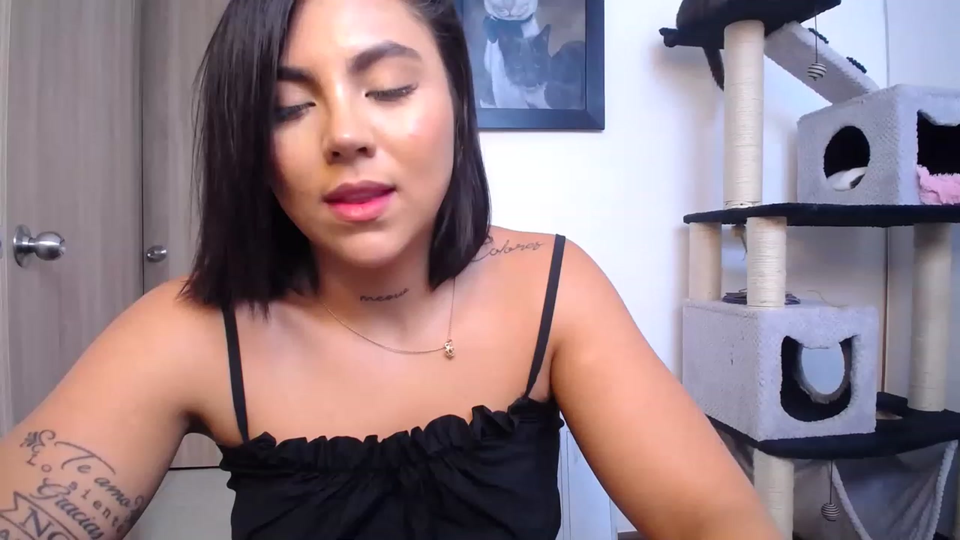 Gallery image thumbnail from AlexLions's myfreecams stream on, 03/12/2023, 18:23 image 13 of 20