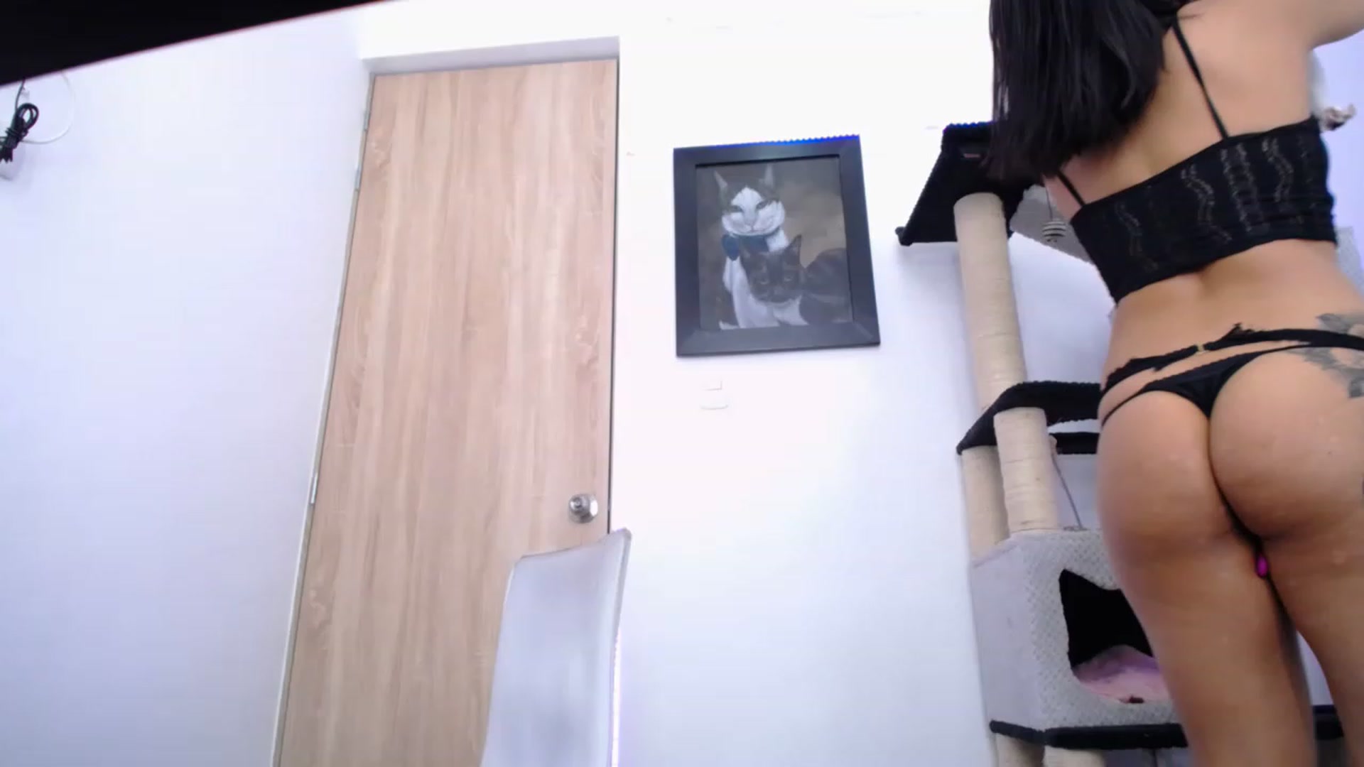 Gallery image thumbnail from AlexLions's myfreecams stream on, 04/21/2023, 18:10 image 18 of 20
