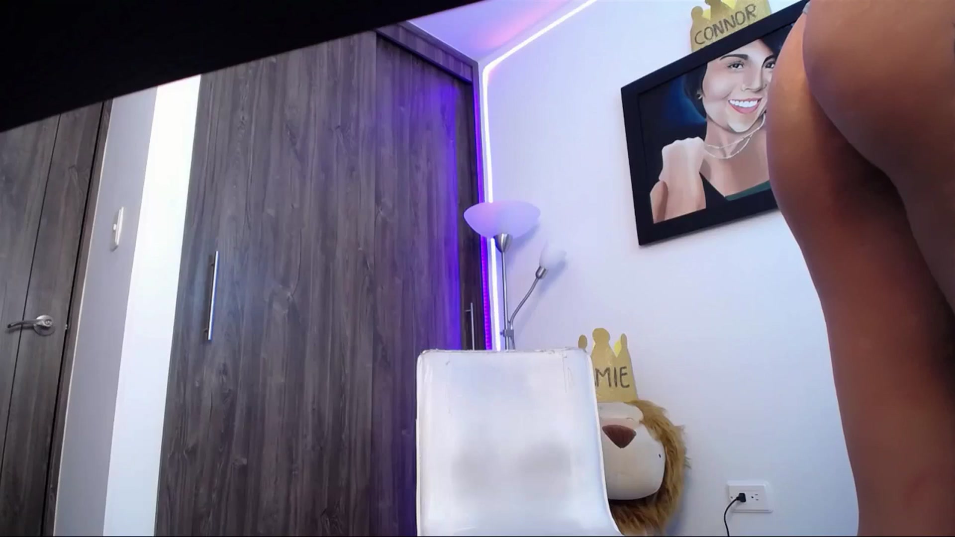 Gallery image thumbnail from AlexLions's myfreecams stream on, 10/02/2023, 02:29 image 4 of 20