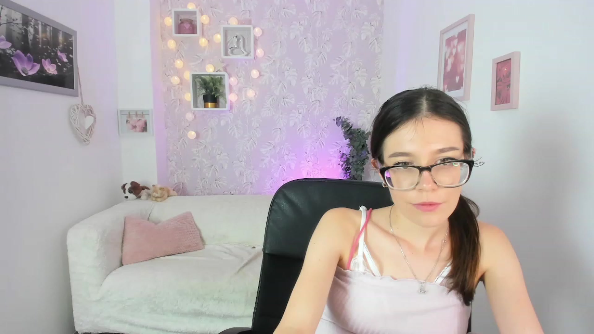 Gallery image thumbnail from Alex_Coal18's myfreecams stream on, 09/14/2023, 12:43 image 16 of 20
