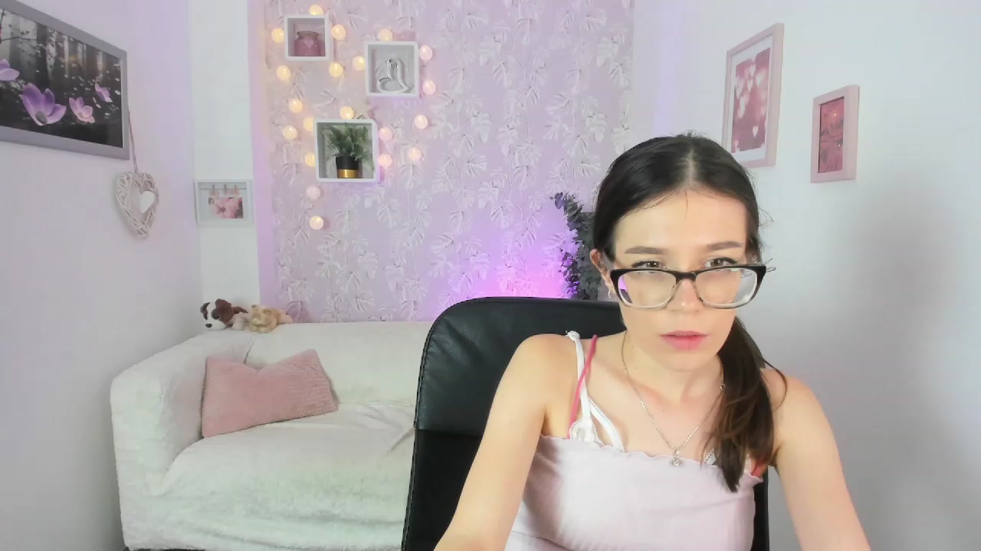 Gallery image thumbnail from Alex_Coal18's myfreecams stream on, 09/14/2023, 12:43 image 17 of 20