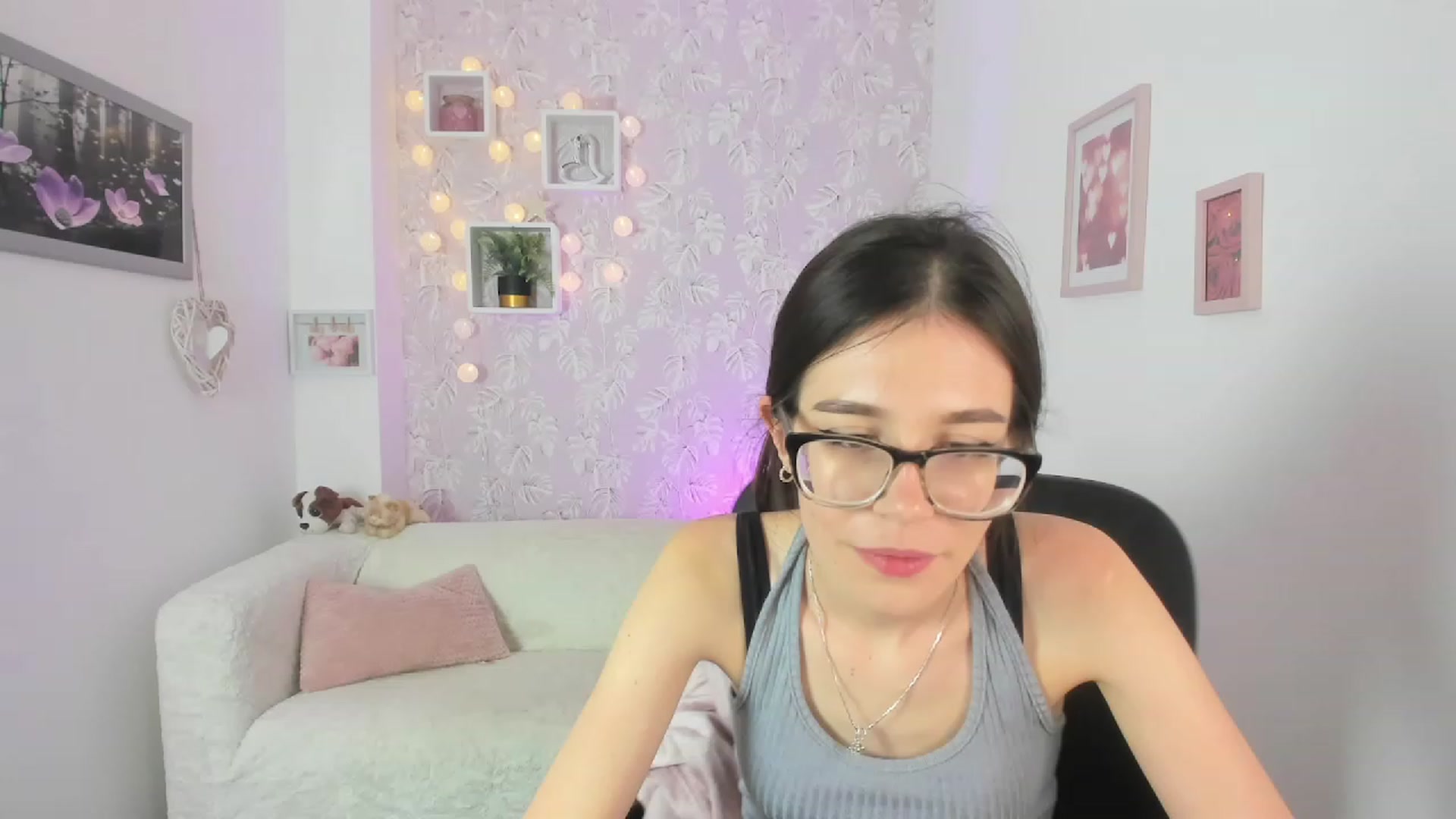 Gallery image thumbnail from Alex_Coal18's myfreecams stream on, 09/15/2023, 10:54 image 20 of 20
