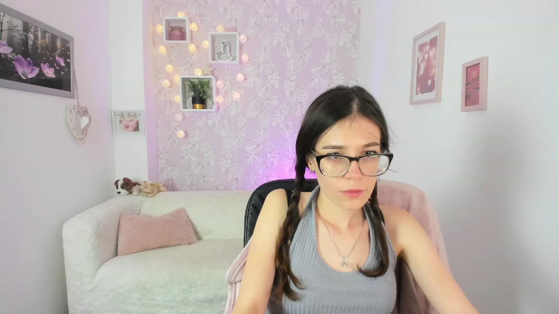 Gallery image thumbnail from Alex_Coal18's myfreecams stream on, 09/15/2023, 12:04 image 7 of 20