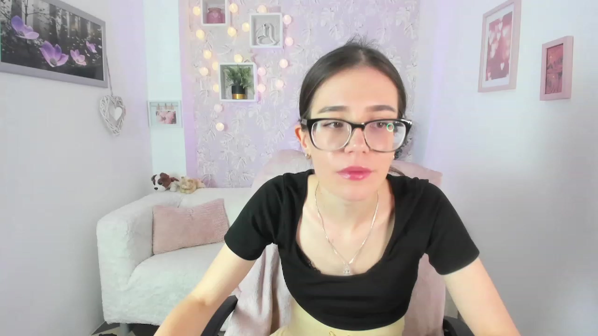 Gallery image thumbnail from Alex_Coal18's myfreecams stream on, 09/18/2023, 11:45 image 10 of 20