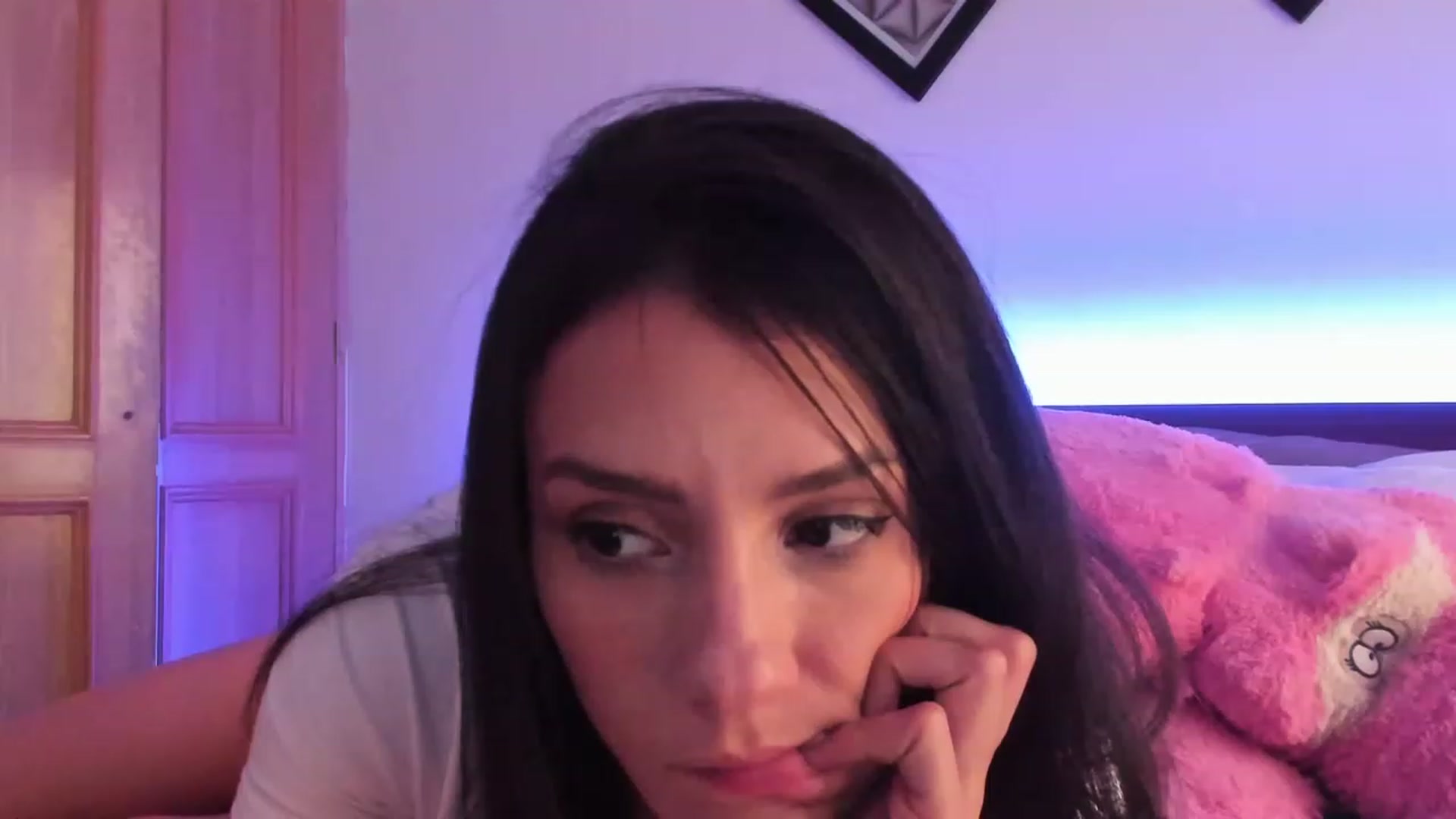 Gallery image thumbnail from Alex_morani's myfreecams stream on, 11/17/2022, 20:31 image 19 of 20