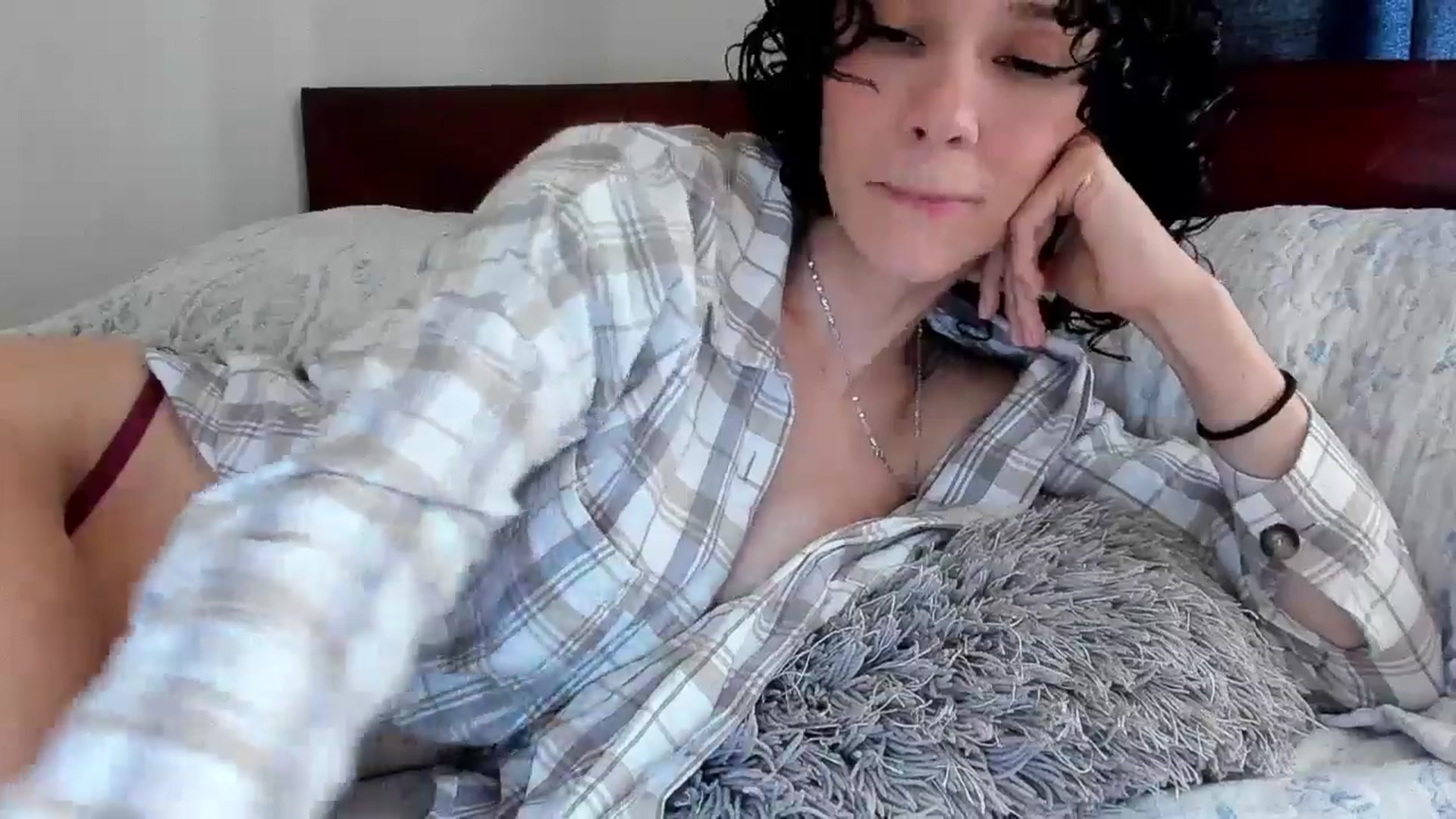 Gallery image thumbnail from Alex_morani's myfreecams stream on, 04/28/2025, 20:01 image 9 of 20