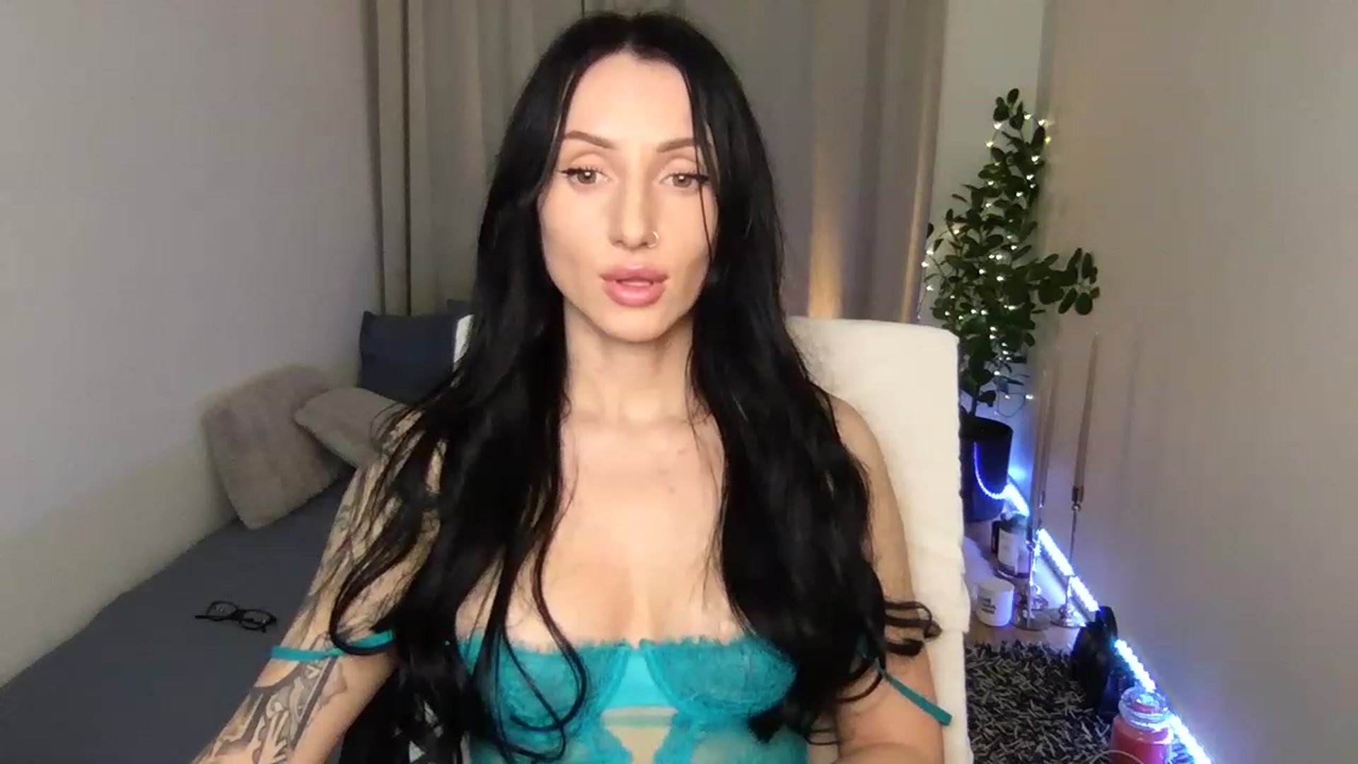 Gallery image thumbnail from AlexaAlexx's myfreecams stream on, 01/02/2023, 16:16 image 16 of 20
