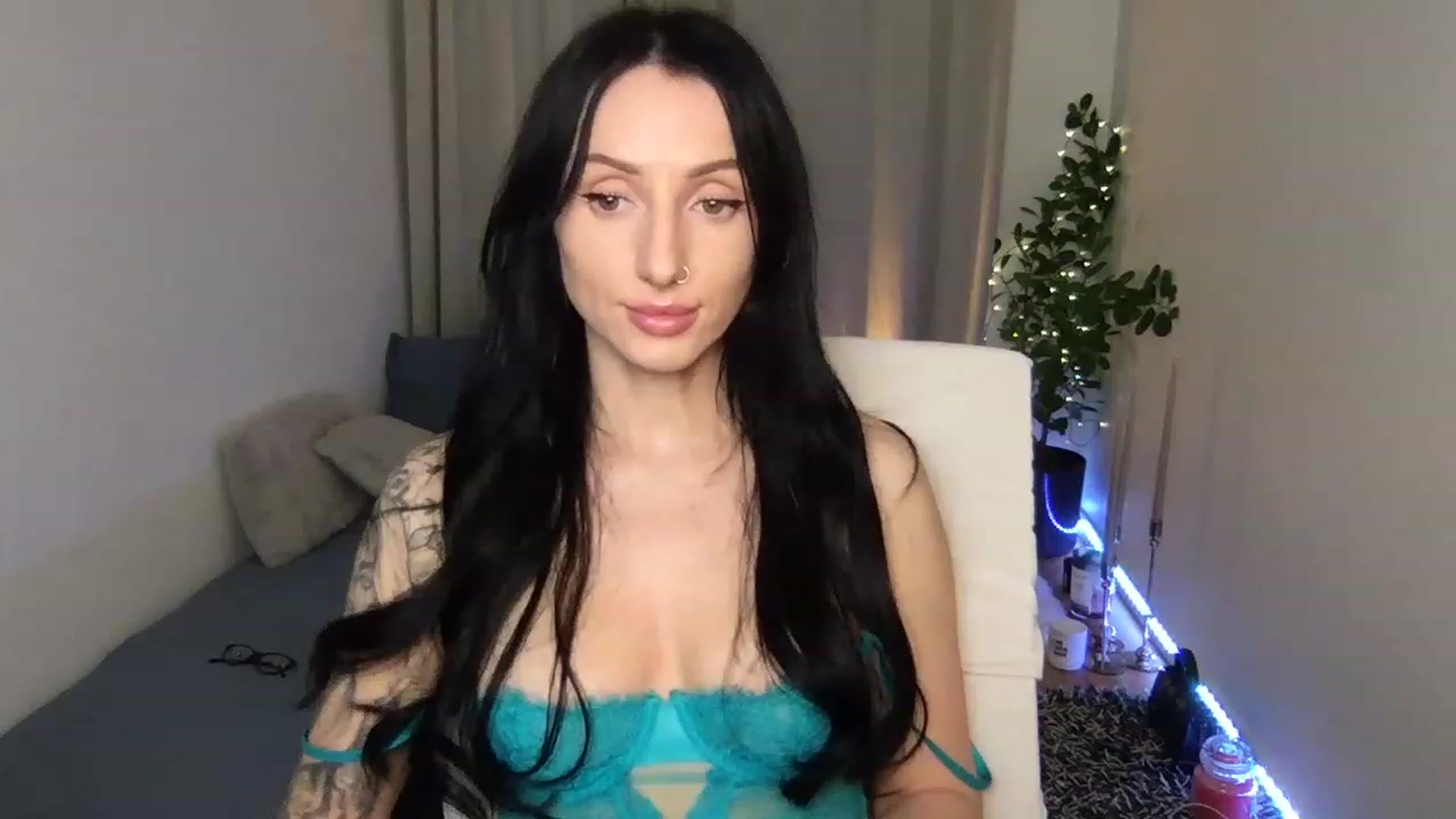 Gallery image thumbnail from AlexaAlexx's myfreecams stream on, 01/02/2023, 16:16 image 5 of 20