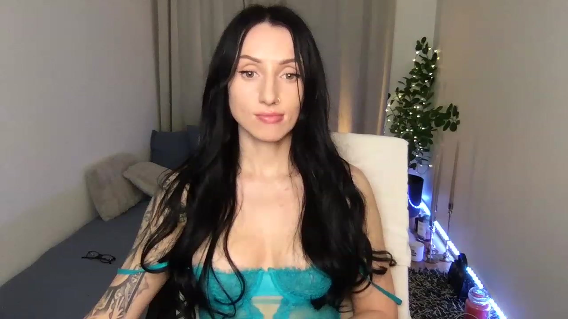Gallery image thumbnail from AlexaAlexx's myfreecams stream on, 01/02/2023, 16:16 image 13 of 20