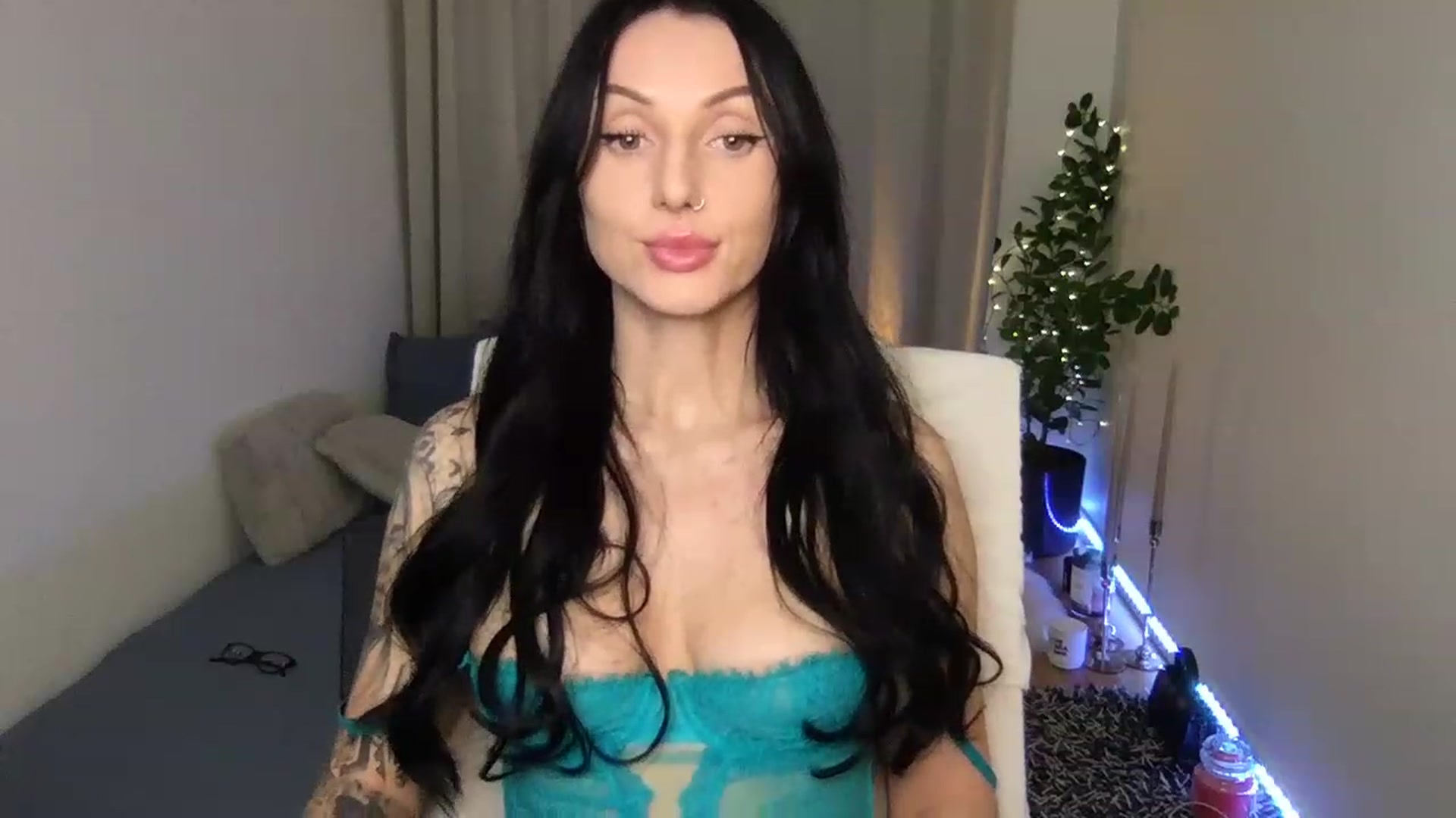 Gallery image thumbnail from AlexaAlexx's myfreecams stream on, 01/02/2023, 16:16 image 20 of 20