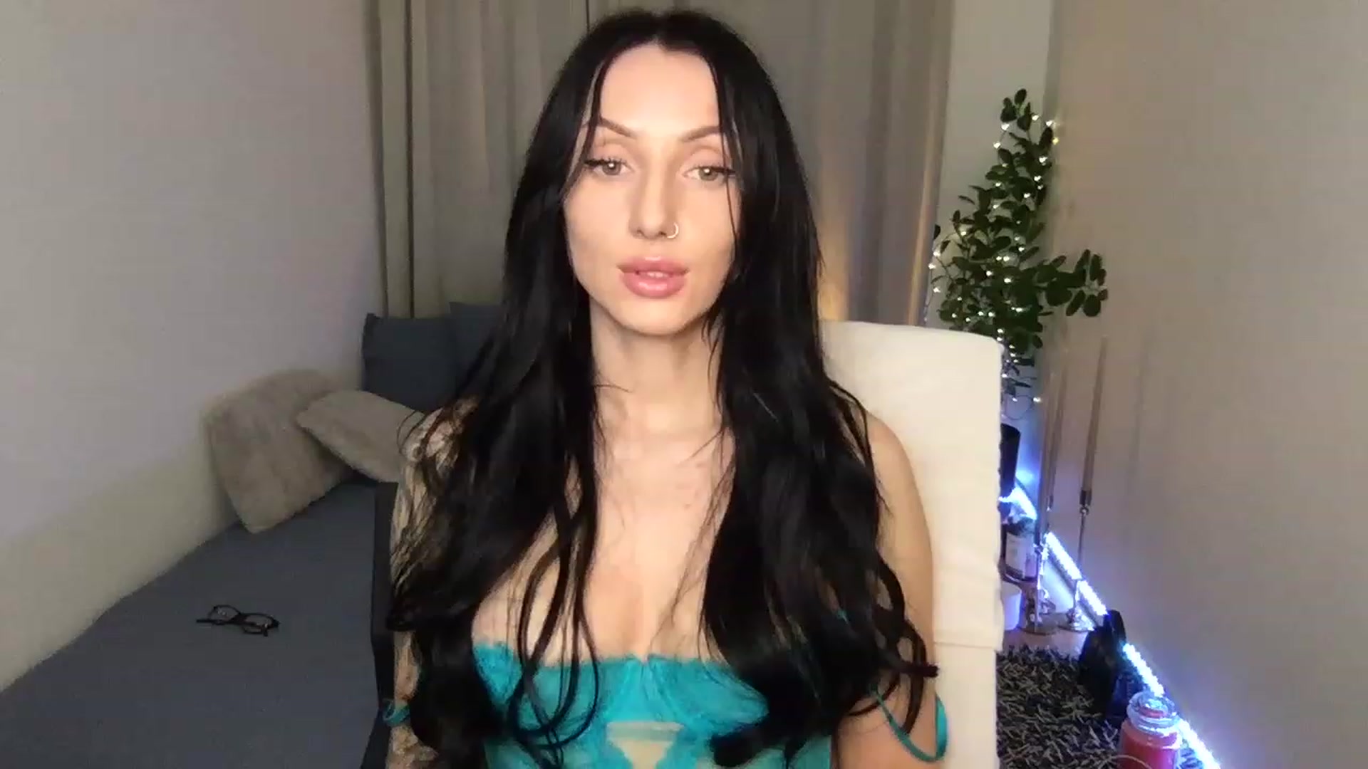 Gallery image thumbnail from AlexaAlexx's myfreecams stream on, 01/02/2023, 16:16 image 6 of 20