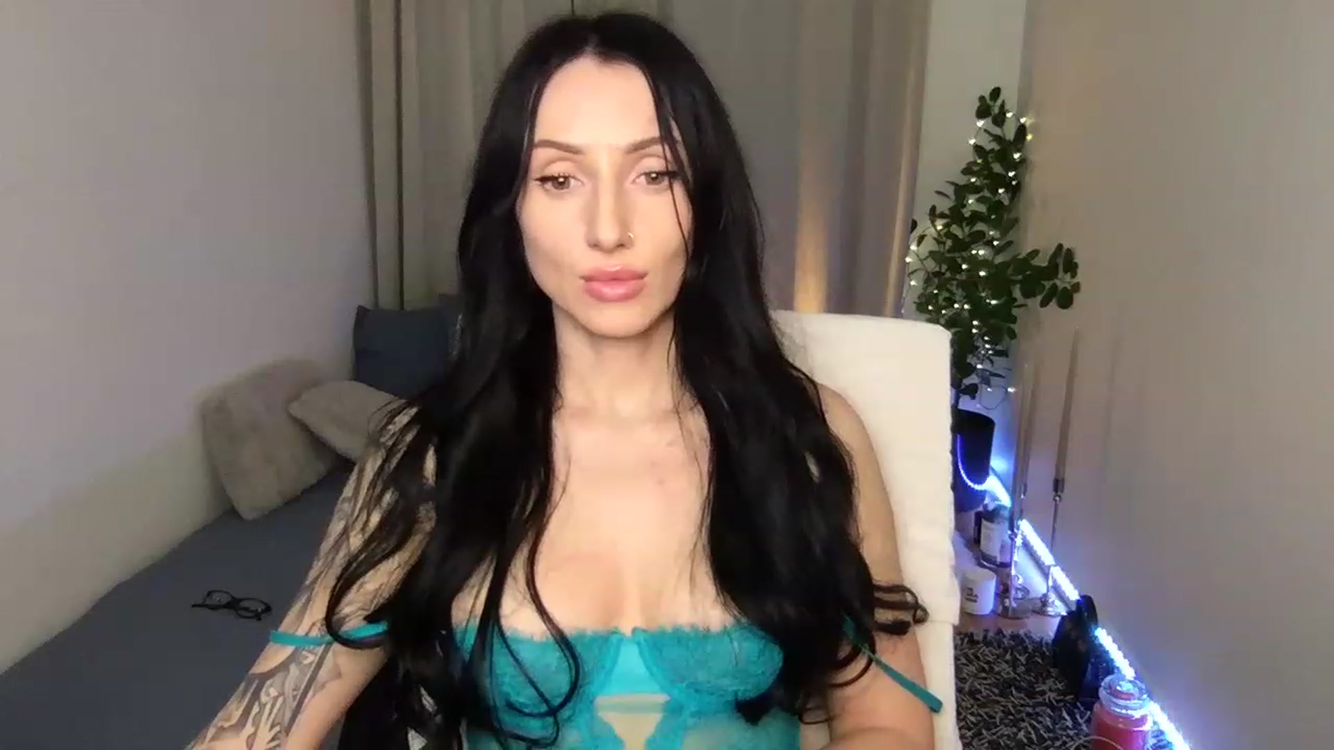 Gallery image thumbnail from AlexaAlexx's myfreecams stream on, 01/02/2023, 16:16 image 15 of 20