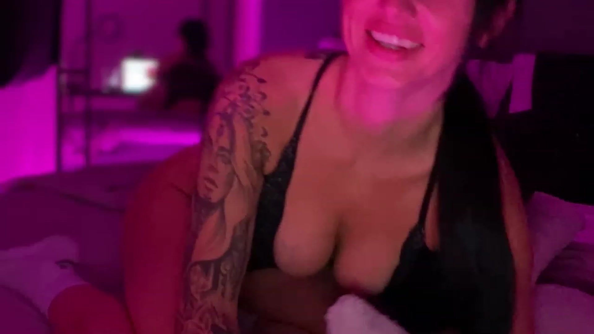 Gallery image thumbnail from AlexaAlexx's myfreecams stream on, 07/02/2023, 16:47 image 7 of 20