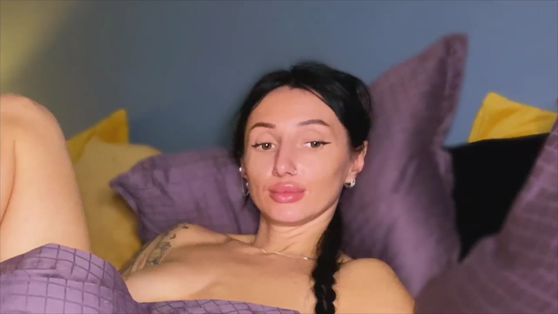 Gallery image thumbnail from AlexaAlexx's myfreecams stream on, 10/18/2023, 07:50 image 17 of 20
