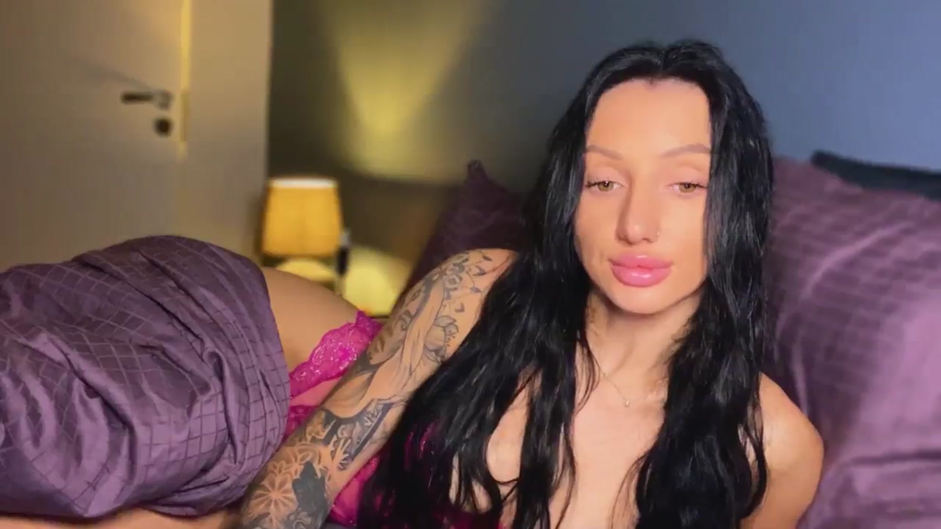 Gallery image thumbnail from AlexaAlexx's myfreecams stream on, 10/31/2023, 04:47 image 13 of 20