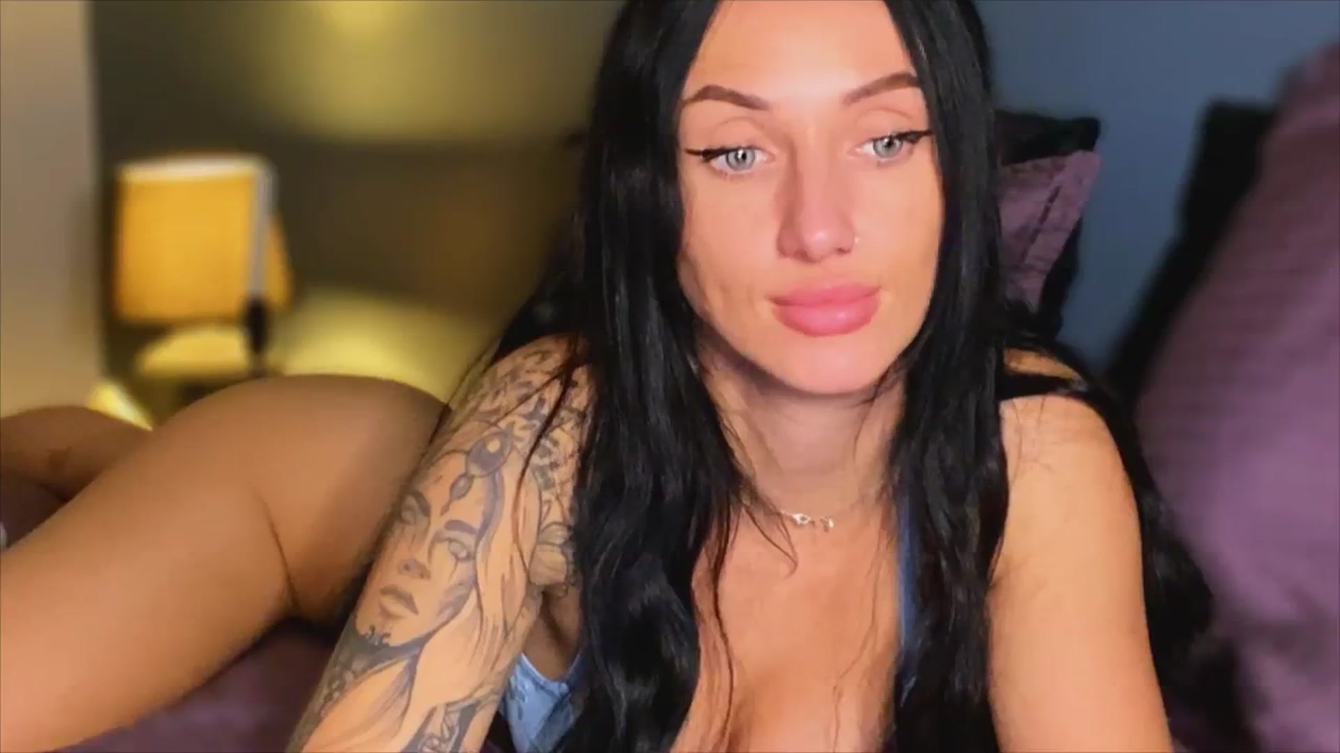 Gallery image thumbnail from AlexaAlexx's myfreecams stream on, 11/06/2023, 09:49 image 4 of 20