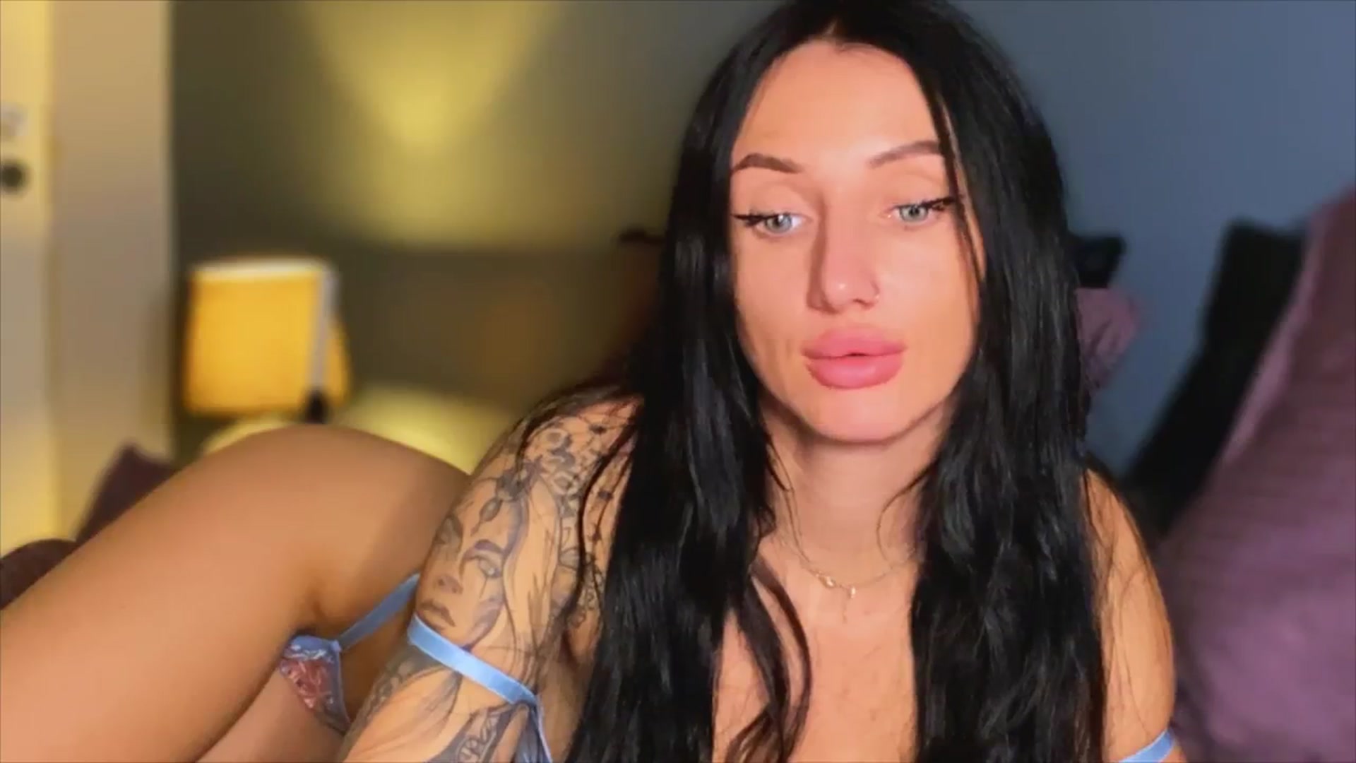 Gallery image thumbnail from AlexaAlexx's myfreecams stream on, 11/06/2023, 09:49 image 12 of 20