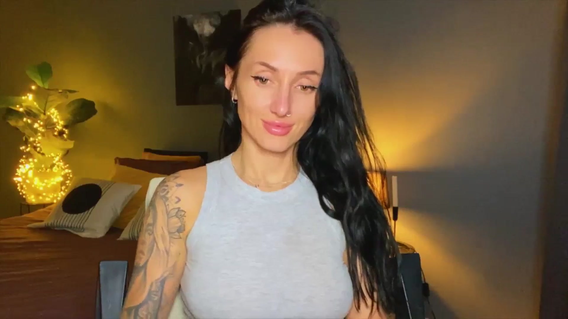 Gallery image thumbnail from AlexaAlexx's myfreecams stream on, 11/22/2023, 14:38 image 8 of 20