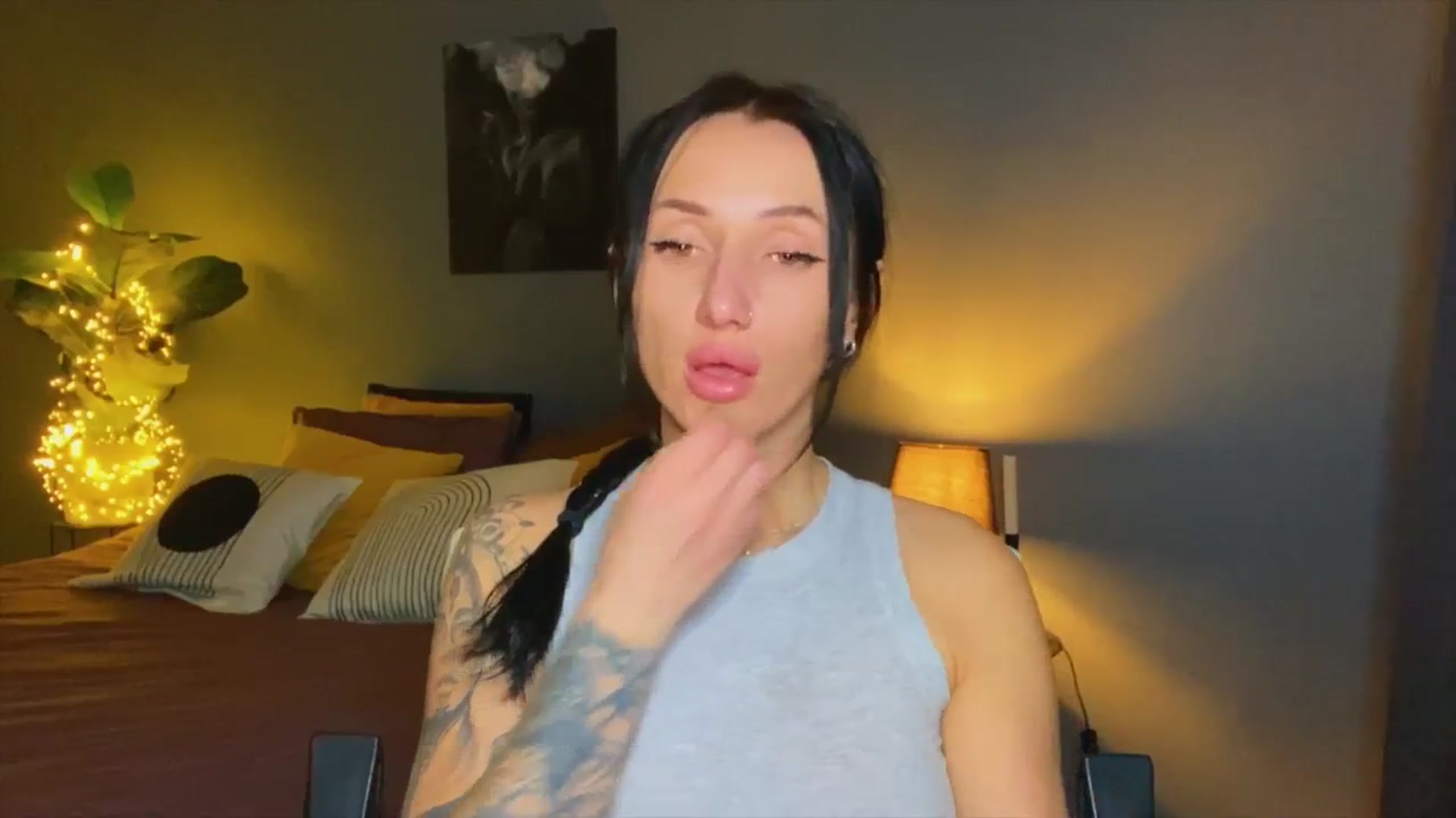 Gallery image thumbnail from AlexaAlexx's myfreecams stream on, 11/22/2023, 14:38 image 3 of 20