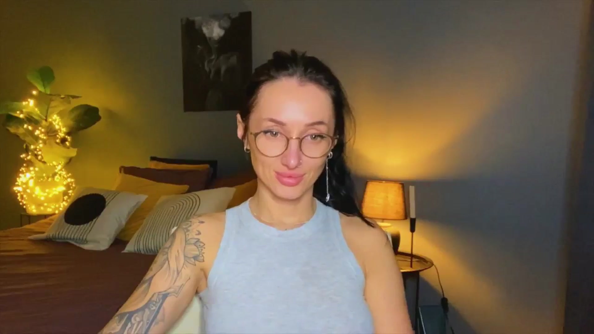 Gallery image thumbnail from AlexaAlexx's myfreecams stream on, 11/22/2023, 14:38 image 5 of 20