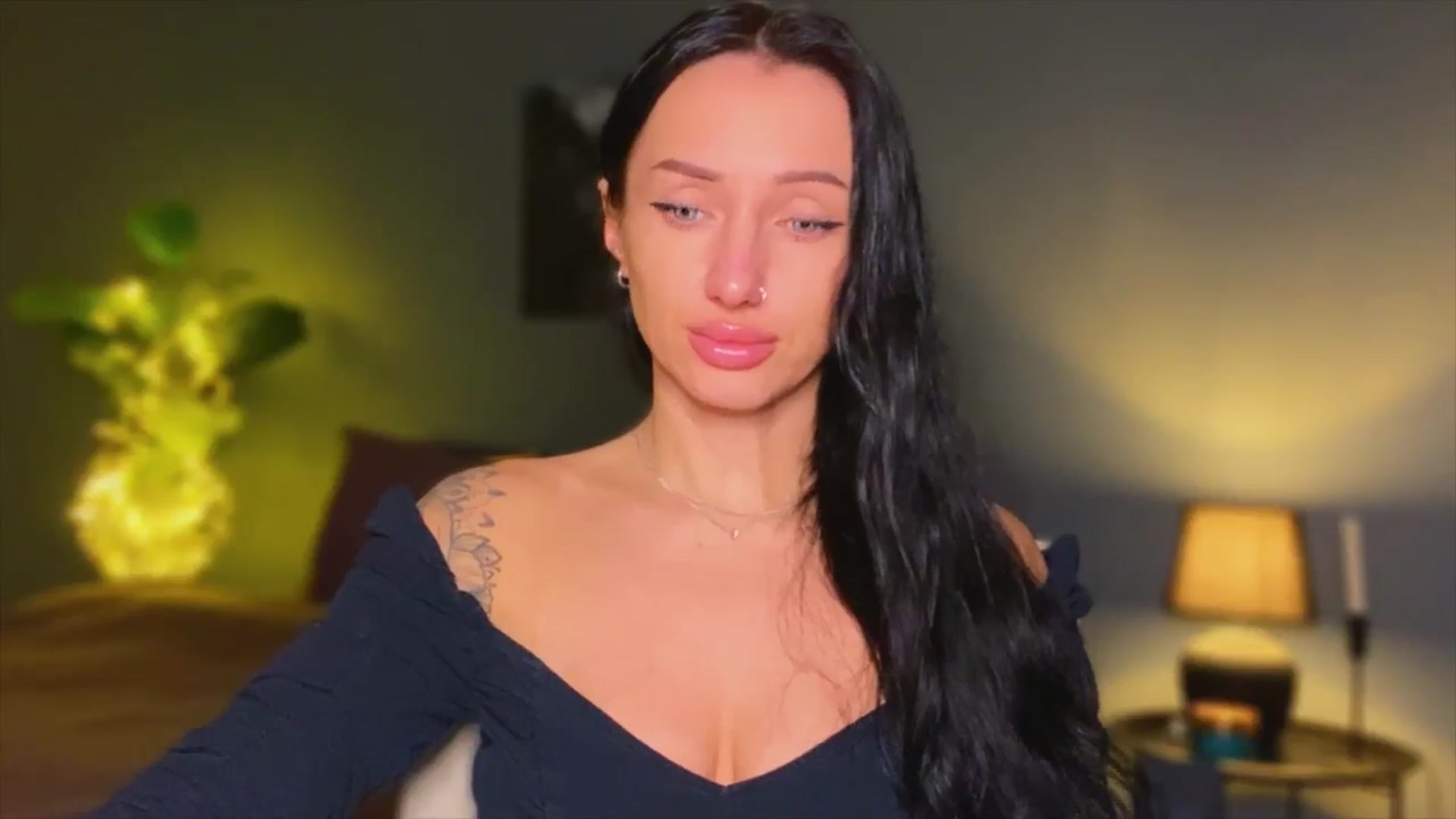 Gallery image thumbnail from AlexaAlexx's myfreecams stream on, 11/24/2023, 04:07 image 15 of 20