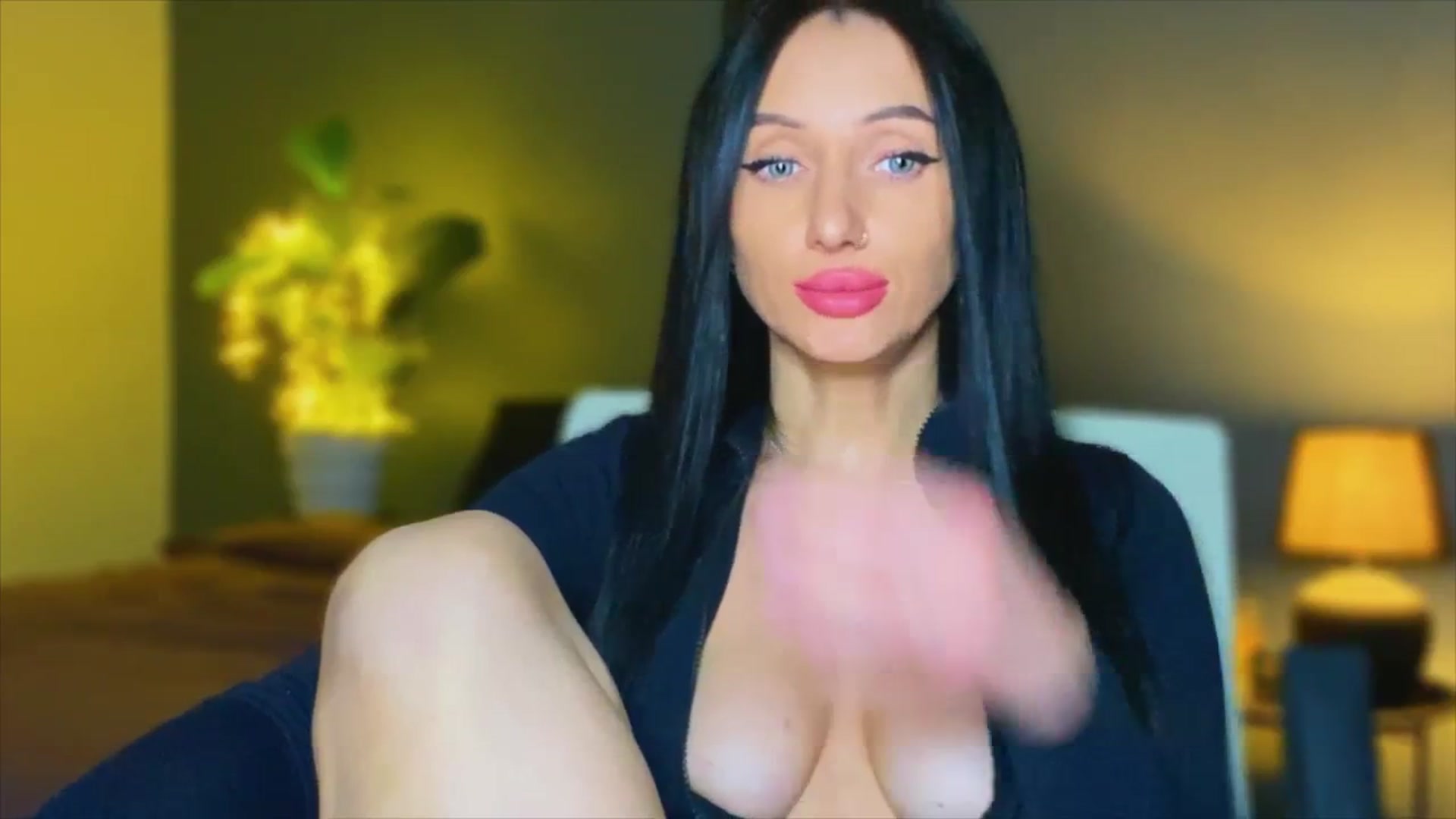 Gallery image thumbnail from AlexaAlexx's myfreecams stream on, 11/29/2023, 15:38 image 9 of 20