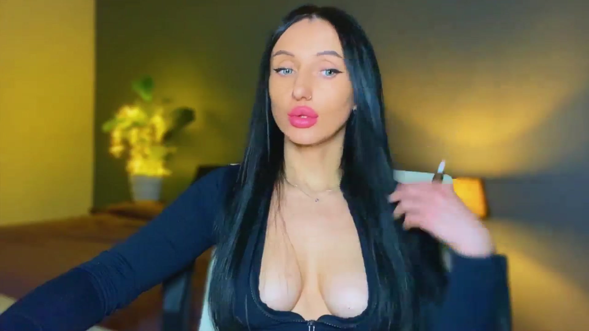 Gallery image thumbnail from AlexaAlexx's myfreecams stream on, 11/29/2023, 15:38 image 5 of 20