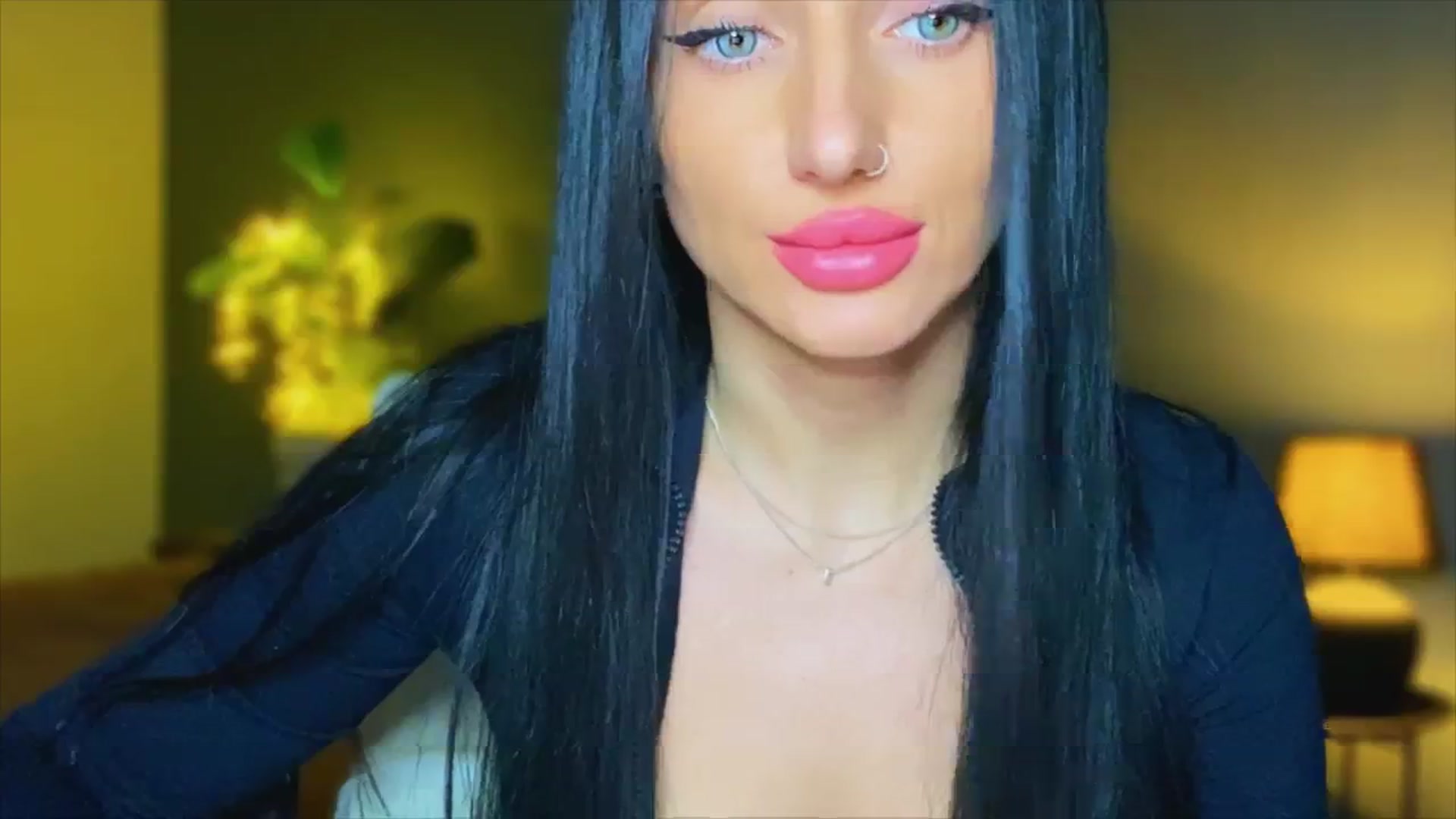 Gallery image thumbnail from AlexaAlexx's myfreecams stream on, 11/29/2023, 15:38 image 16 of 20