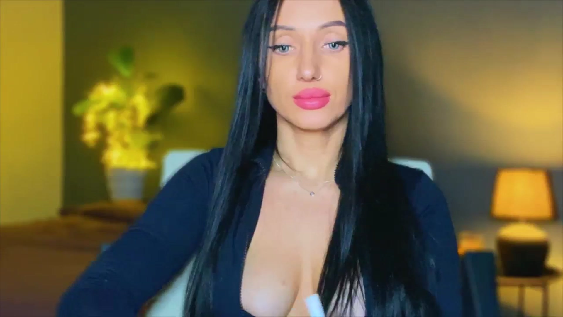 Gallery image thumbnail from AlexaAlexx's myfreecams stream on, 11/29/2023, 15:38 image 15 of 20