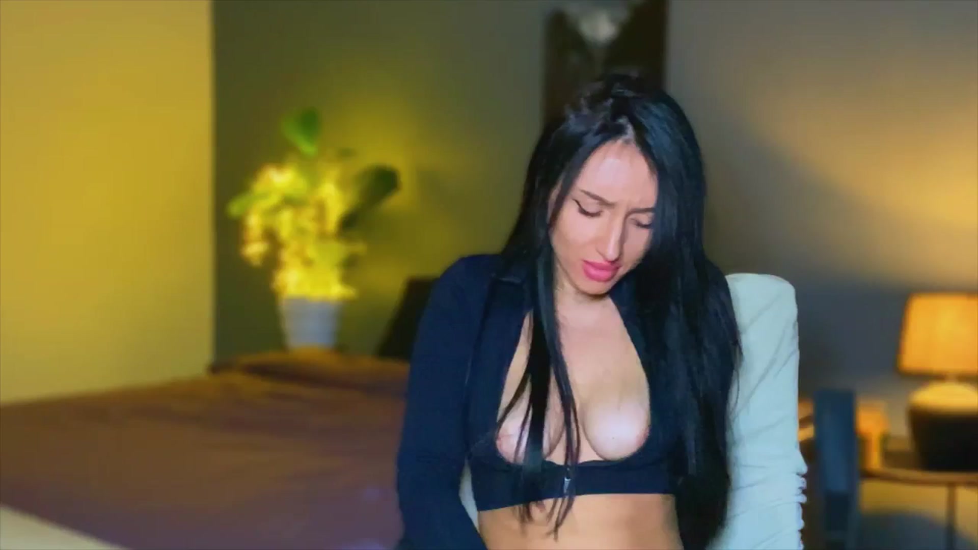Gallery image thumbnail from AlexaAlexx's myfreecams stream on, 11/29/2023, 17:51 image 1 of 20