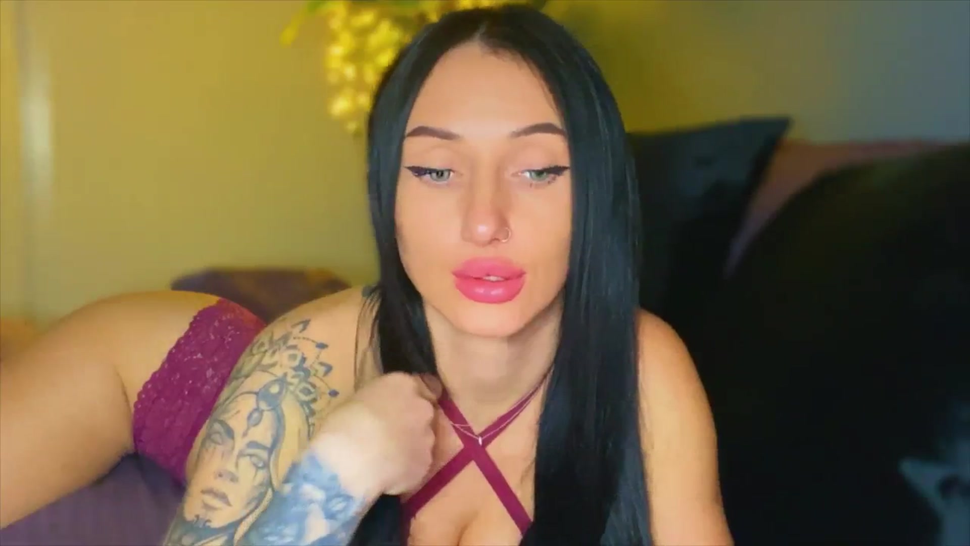 Gallery image thumbnail from AlexaAlexx's myfreecams stream on, 11/30/2023, 18:19 image 10 of 20
