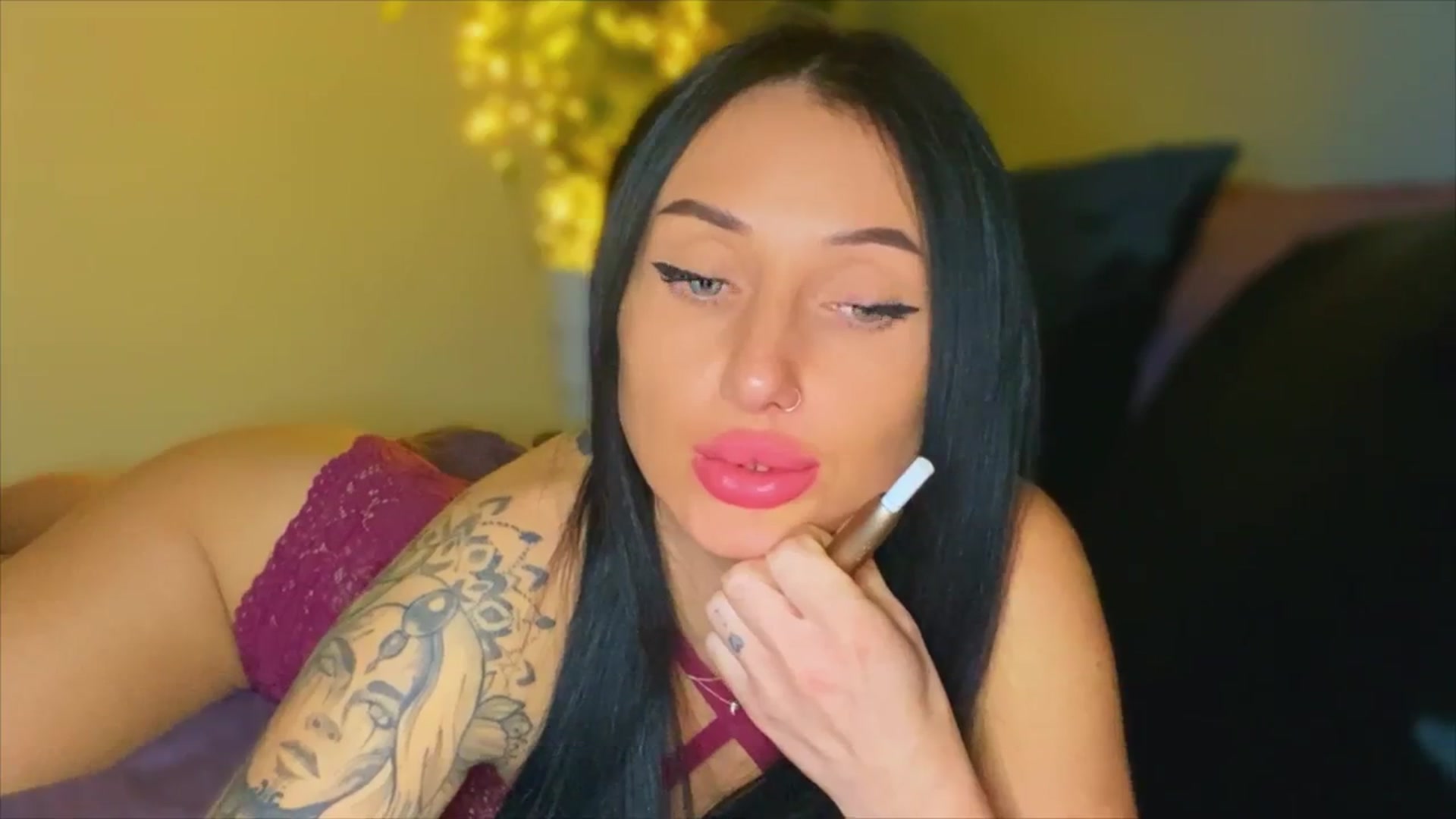 Gallery image thumbnail from AlexaAlexx's myfreecams stream on, 11/30/2023, 18:19 image 8 of 20