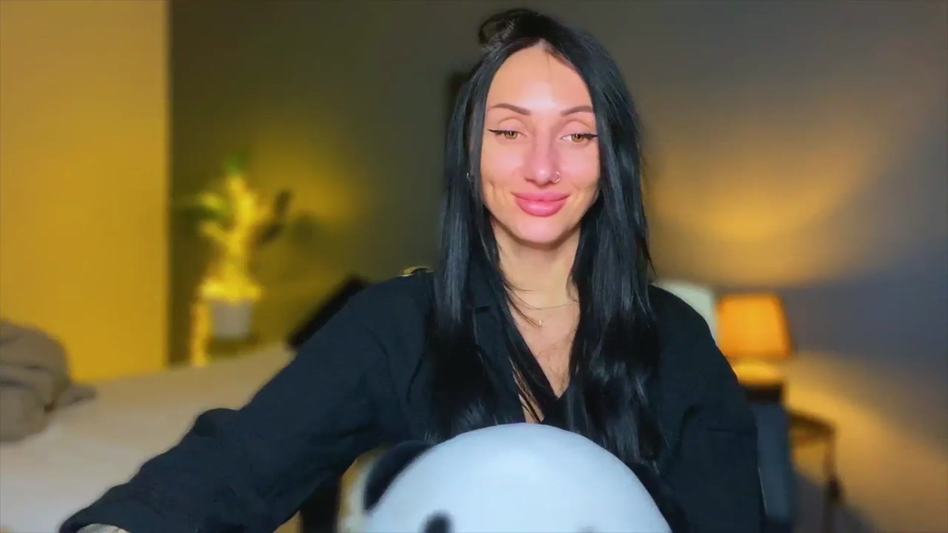 Gallery image thumbnail from AlexaAlexx's myfreecams stream on, 12/03/2023, 20:07 image 19 of 20
