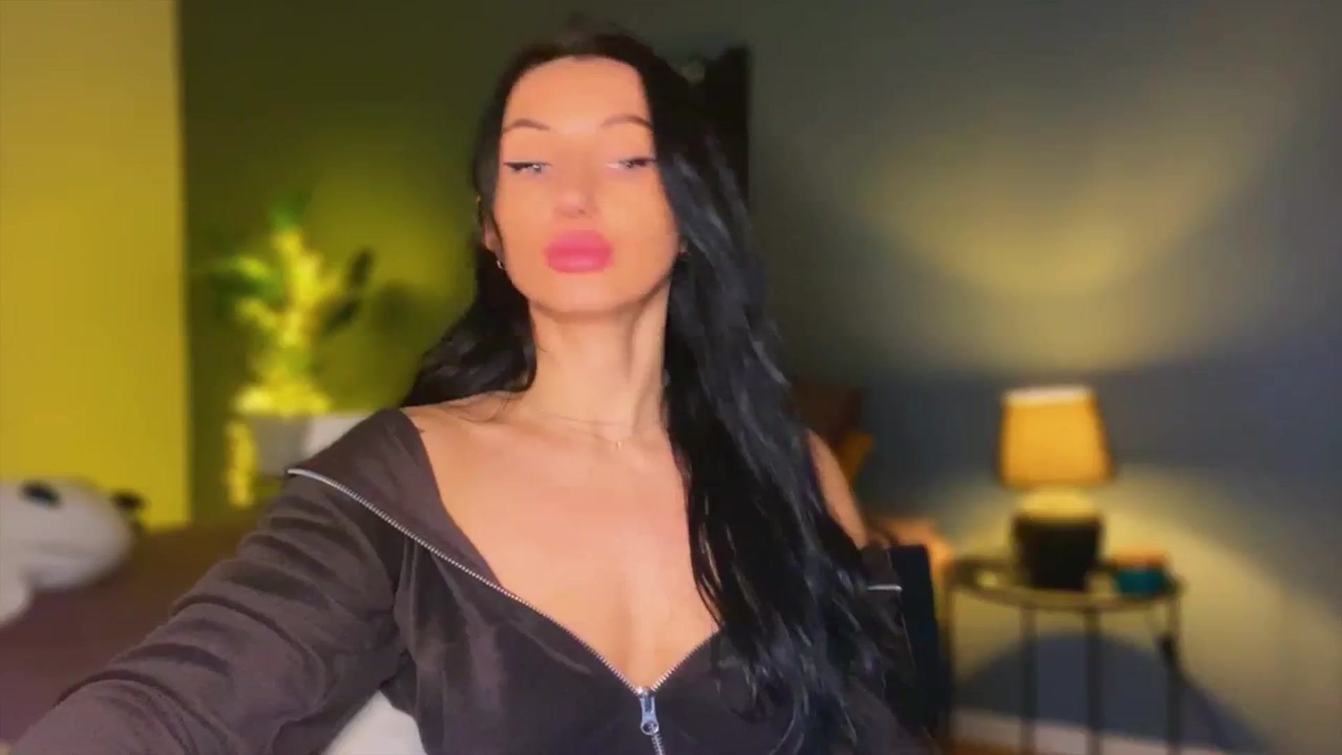 Gallery image thumbnail from AlexaAlexx's myfreecams stream on, 12/05/2023, 06:36 image 16 of 20
