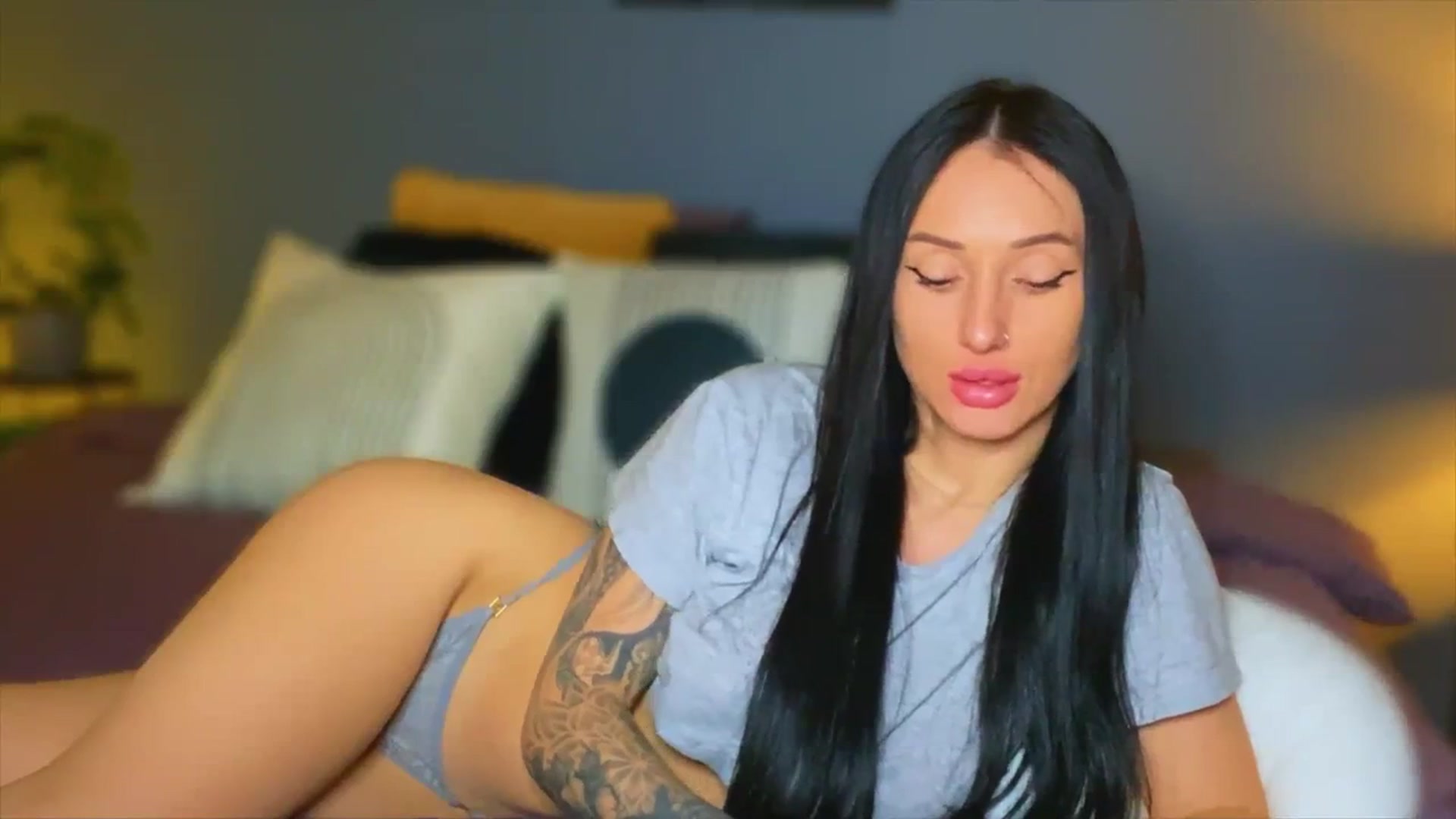 Gallery image thumbnail from AlexaAlexx's myfreecams stream on, 12/06/2023, 09:35 image 4 of 20