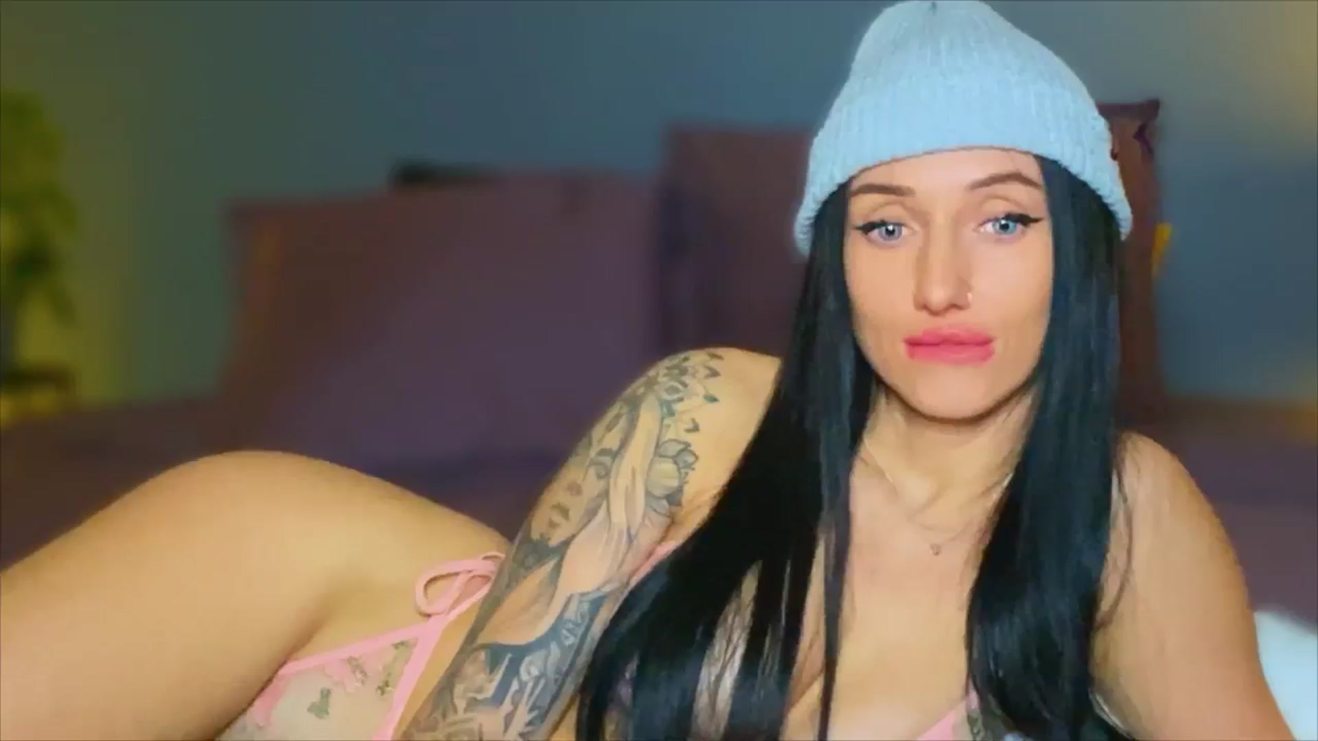 Gallery image thumbnail from AlexaAlexx's myfreecams stream on, 12/06/2023, 15:16 image 7 of 20