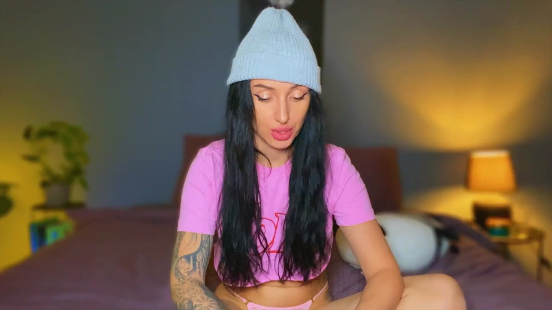 Gallery image thumbnail from AlexaAlexx's myfreecams stream on, 12/07/2023, 14:40 image 2 of 20