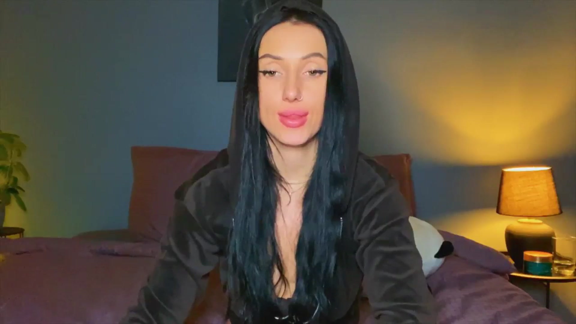 Gallery image thumbnail from AlexaAlexx's myfreecams stream on, 12/07/2023, 17:17 image 8 of 20