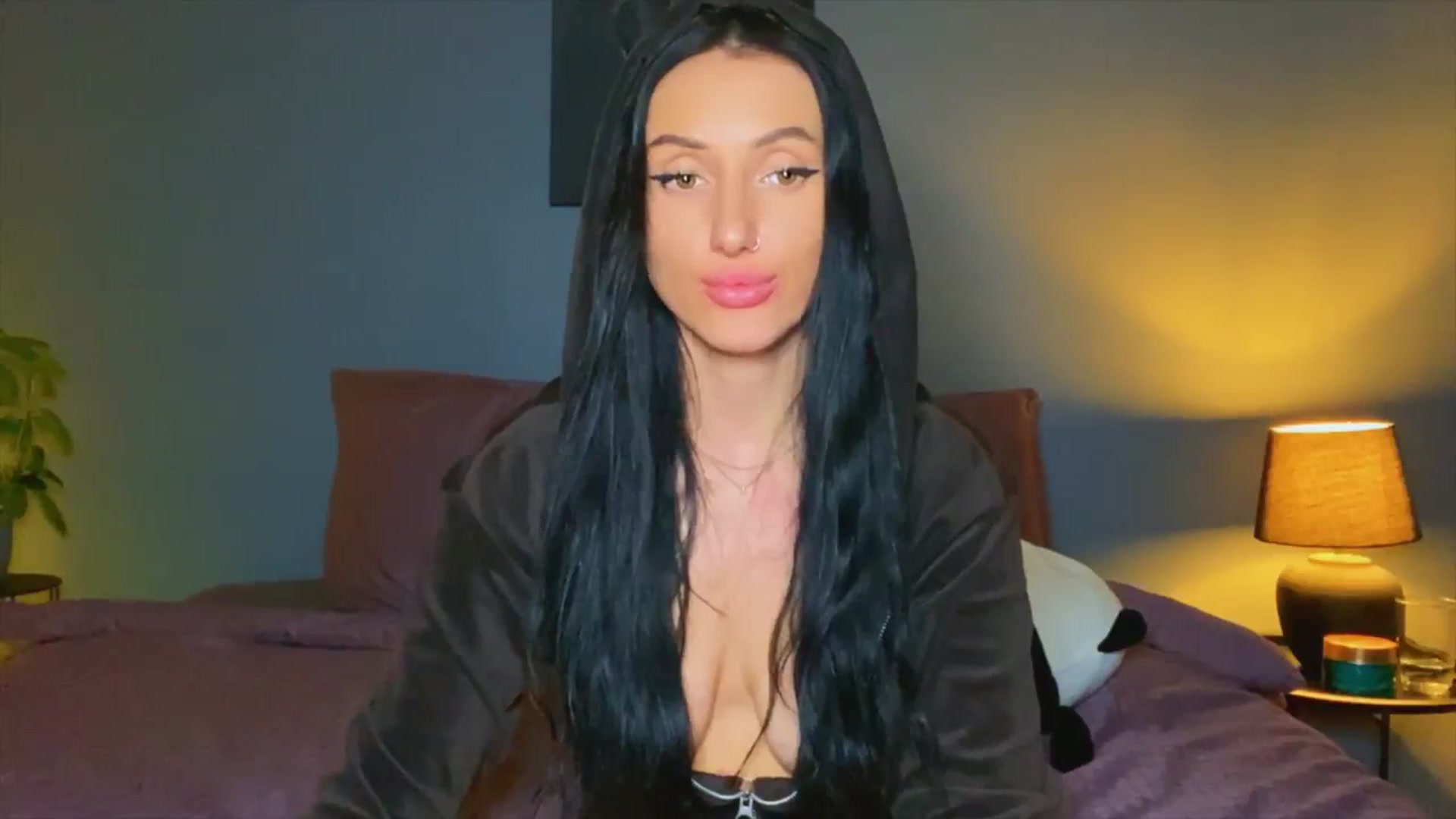 Gallery image thumbnail from AlexaAlexx's myfreecams stream on, 12/07/2023, 17:17 image 9 of 20