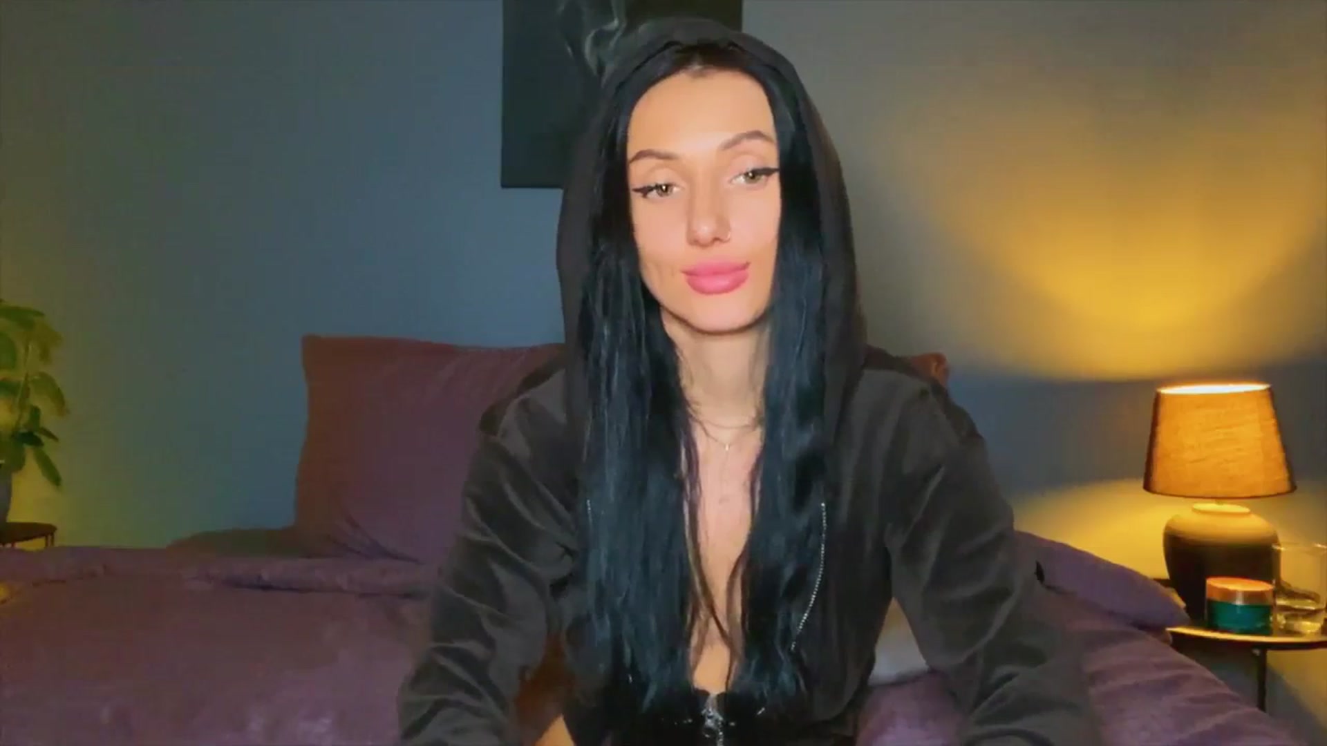 Gallery image thumbnail from AlexaAlexx's myfreecams stream on, 12/07/2023, 17:17 image 19 of 20
