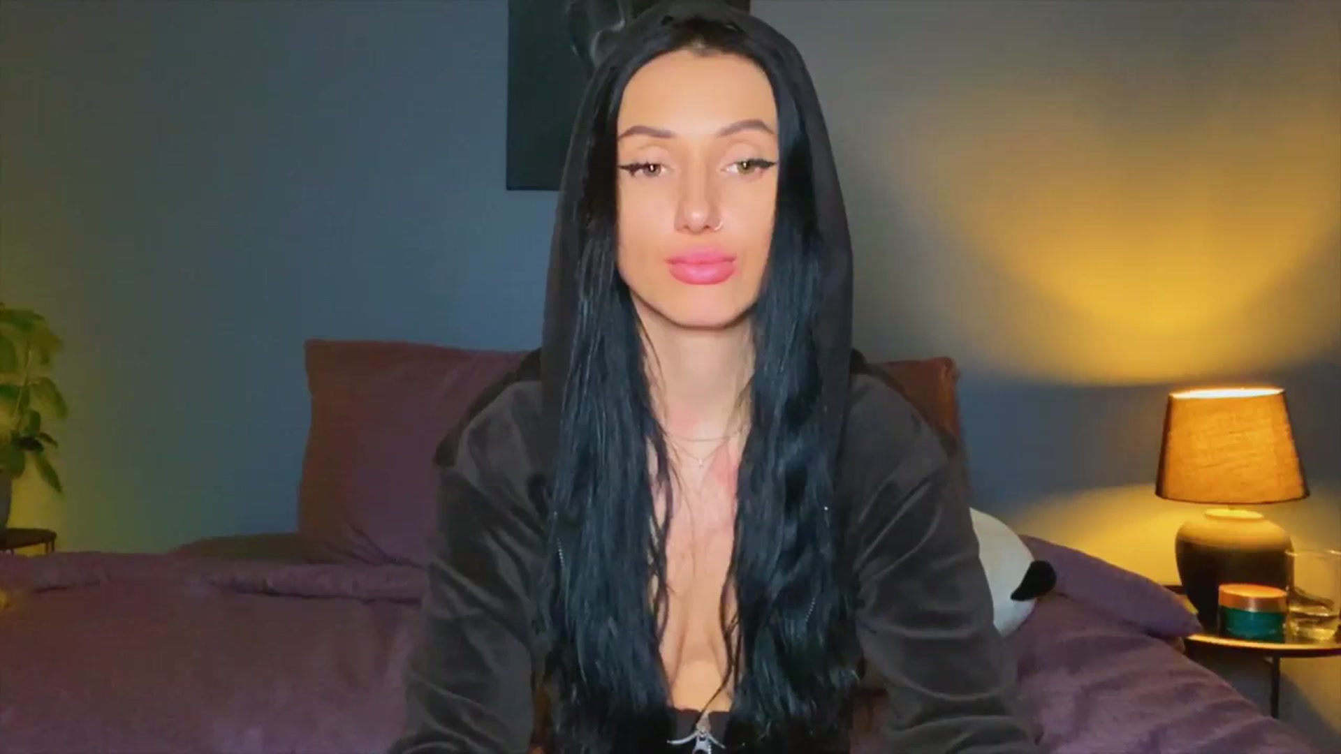 Gallery image thumbnail from AlexaAlexx's myfreecams stream on, 12/07/2023, 17:17 image 10 of 20