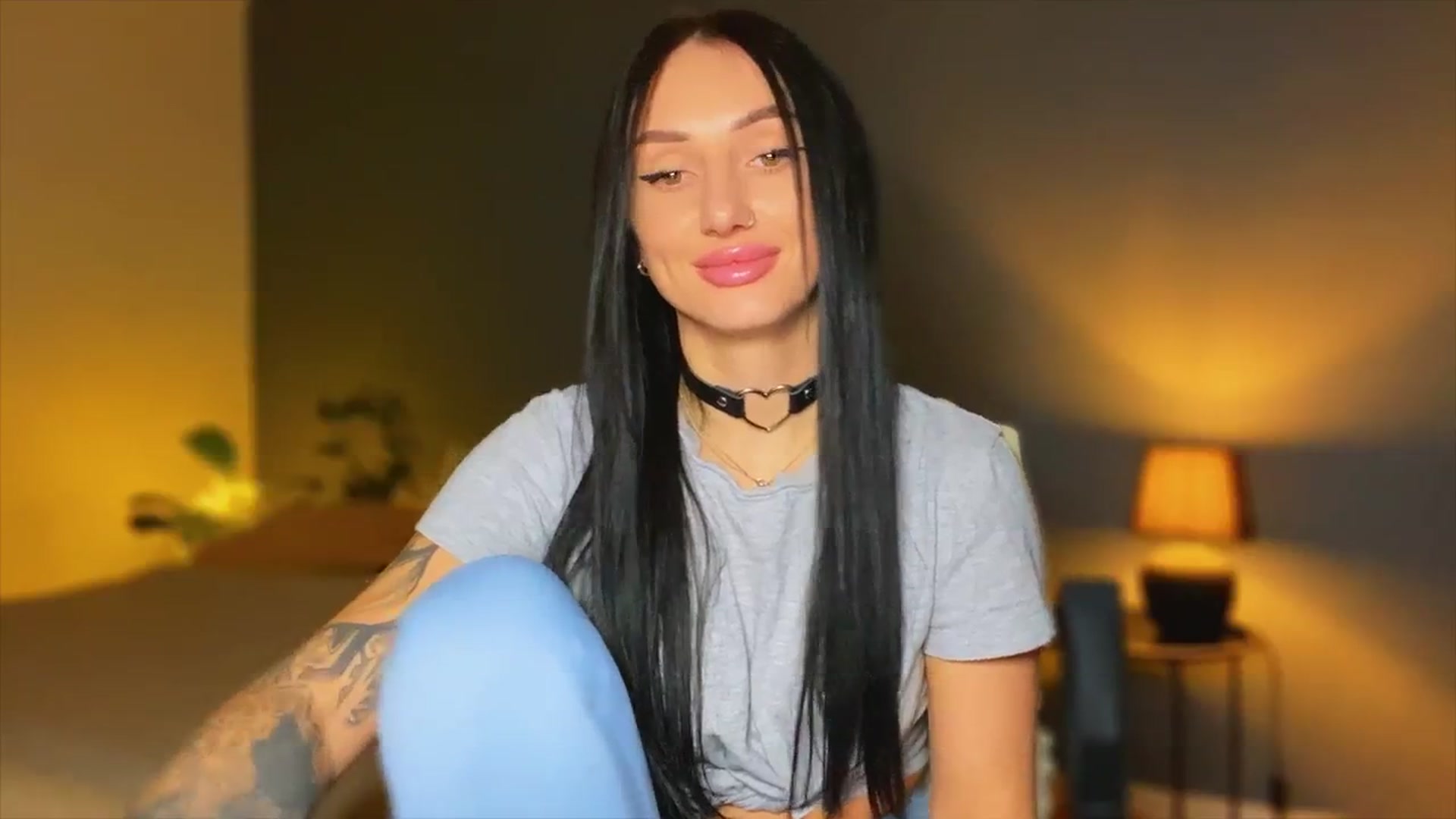 Gallery image thumbnail from AlexaAlexx's myfreecams stream on, 12/11/2023, 07:24 image 7 of 20