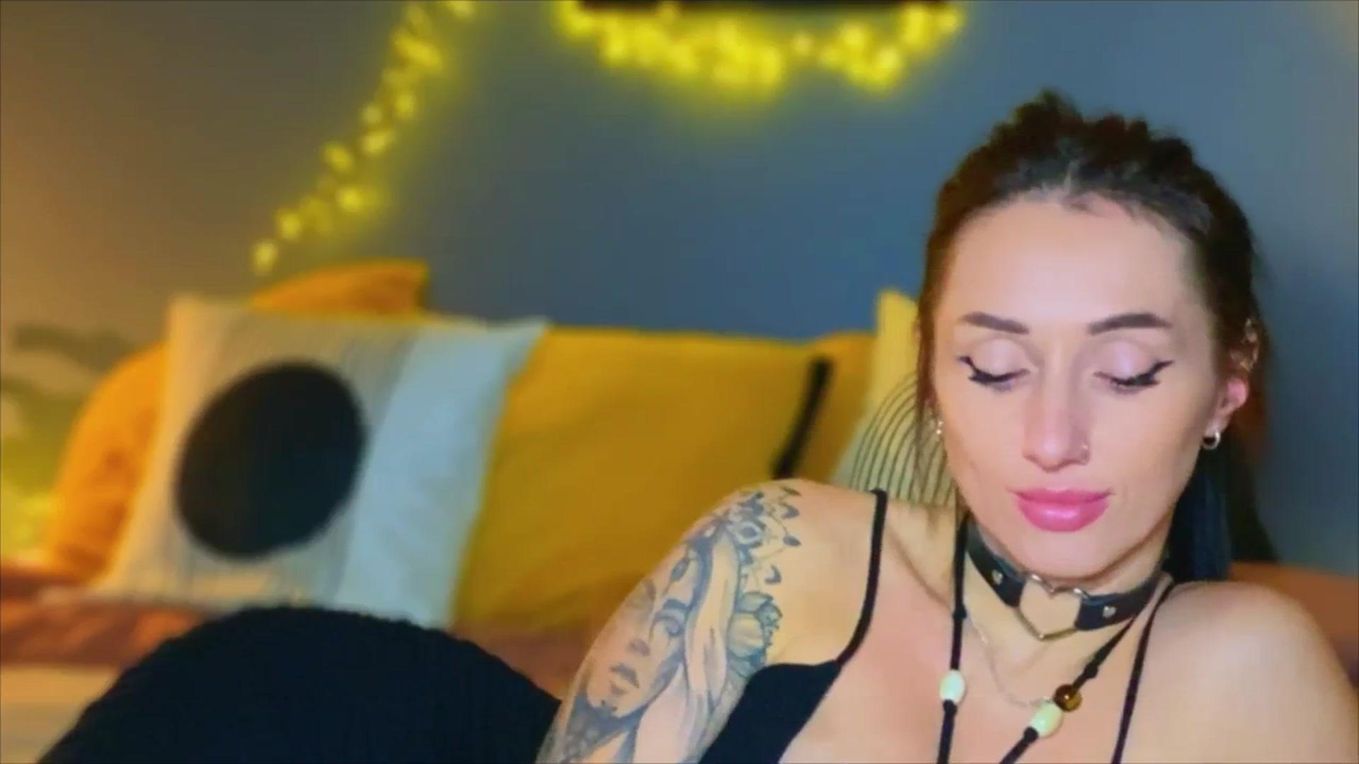 Gallery image thumbnail from AlexaAlexx's myfreecams stream on, 12/11/2023, 17:22 image 20 of 20