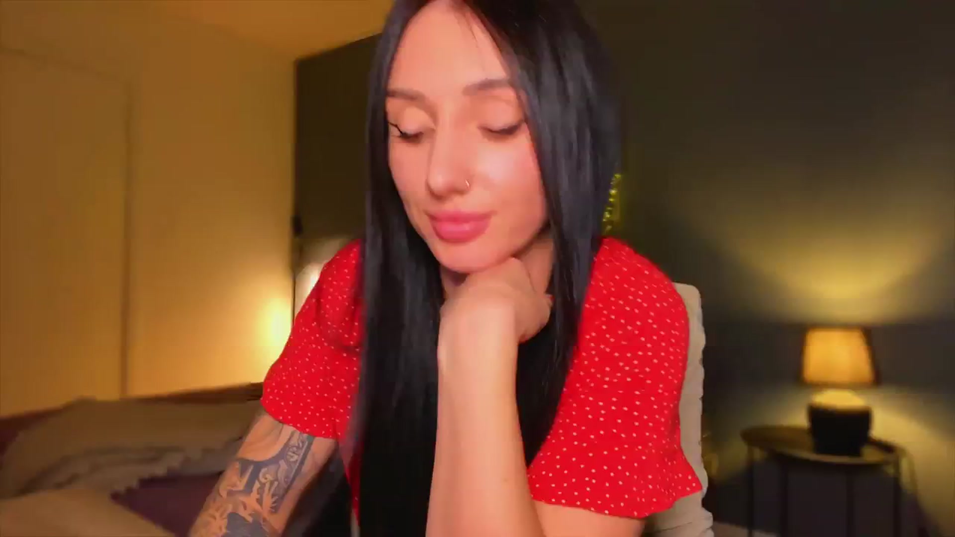 Gallery image thumbnail from AlexaAlexx's myfreecams stream on, 12/19/2023, 15:41 image 1 of 20