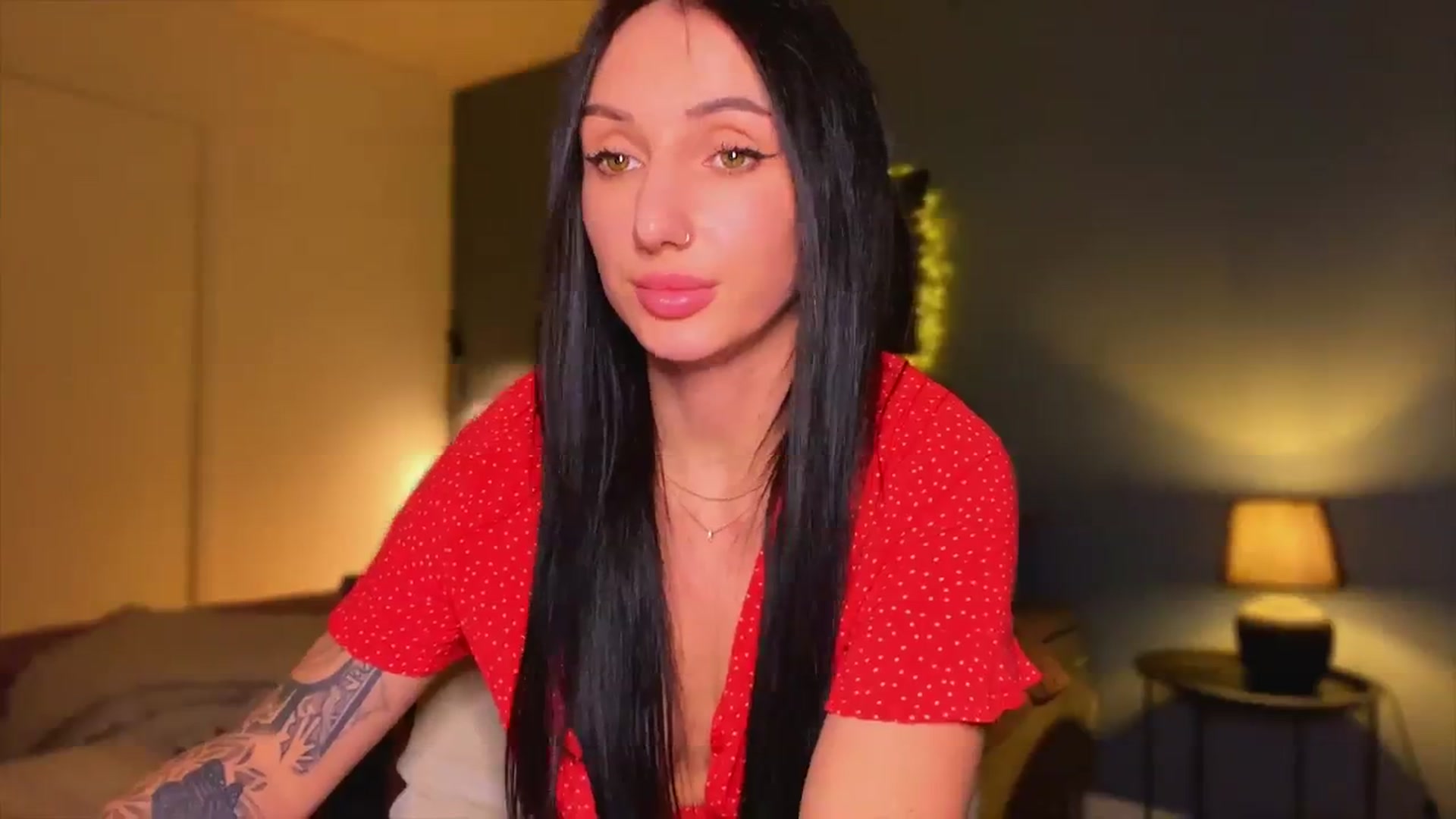 Gallery image thumbnail from AlexaAlexx's myfreecams stream on, 12/19/2023, 15:41 image 5 of 20