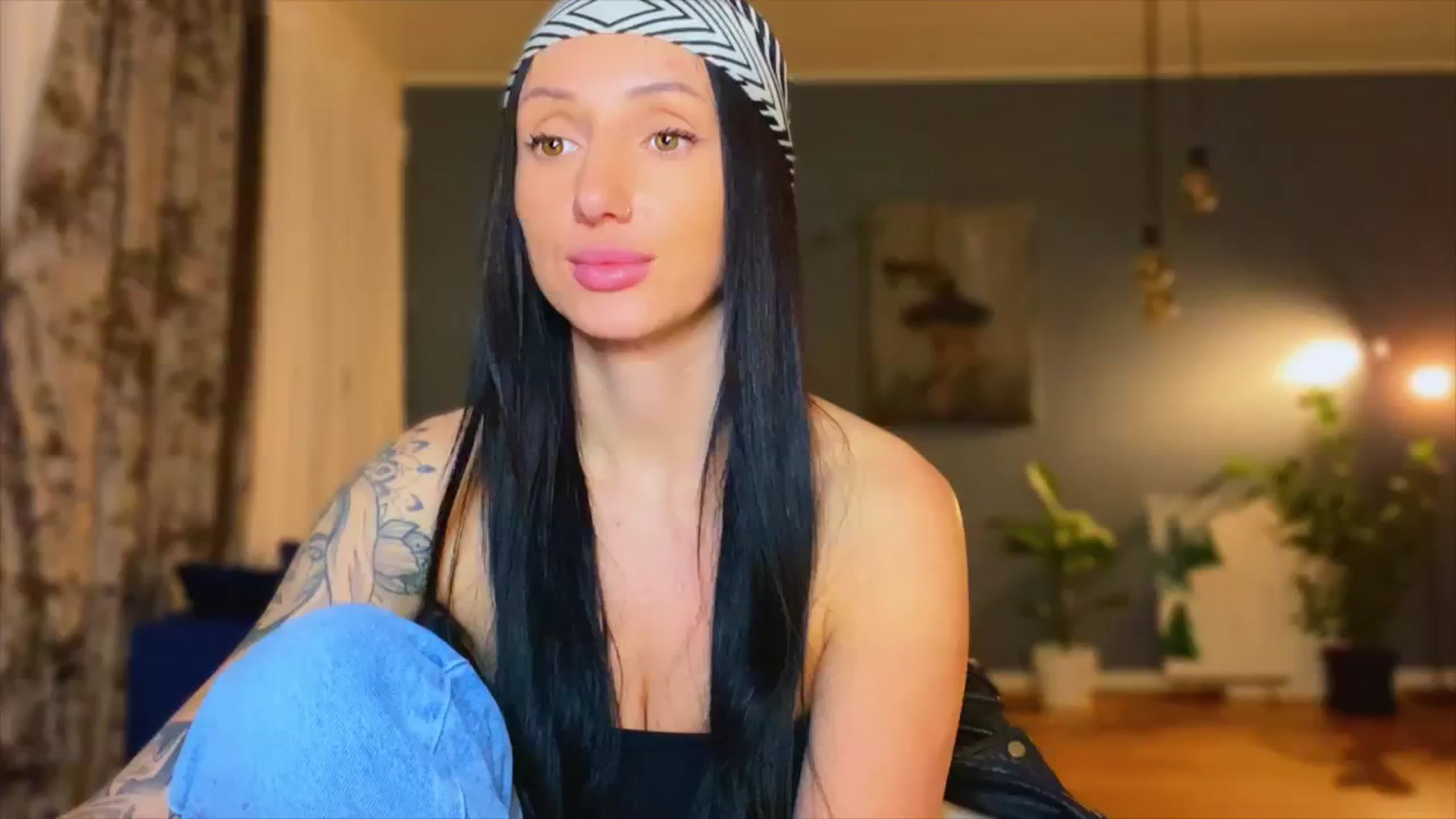 Gallery image thumbnail from AlexaAlexx's myfreecams stream on, 01/08/2024, 22:25 image 17 of 20