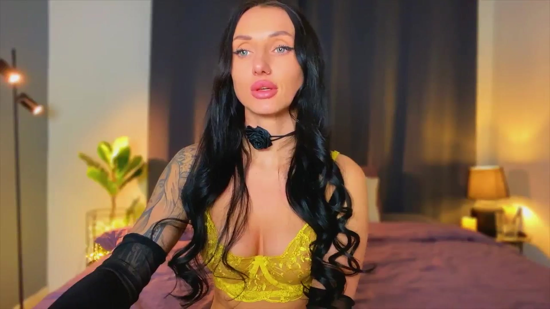 Gallery image thumbnail from AlexaAlexx's myfreecams stream on, 01/11/2024, 14:22 image 6 of 20