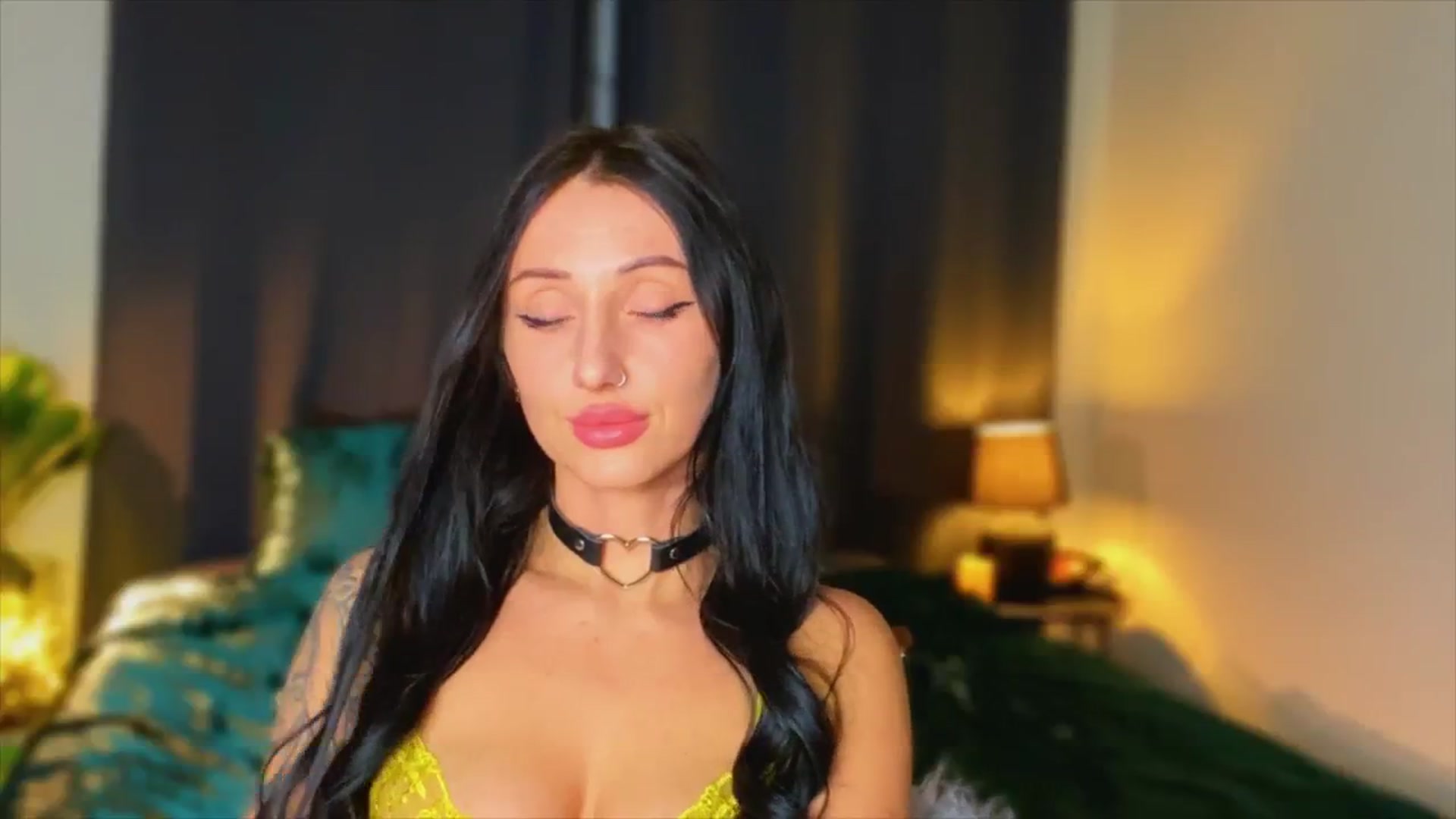 Gallery image thumbnail from AlexaAlexx's myfreecams stream on, 01/15/2024, 15:58 image 12 of 20