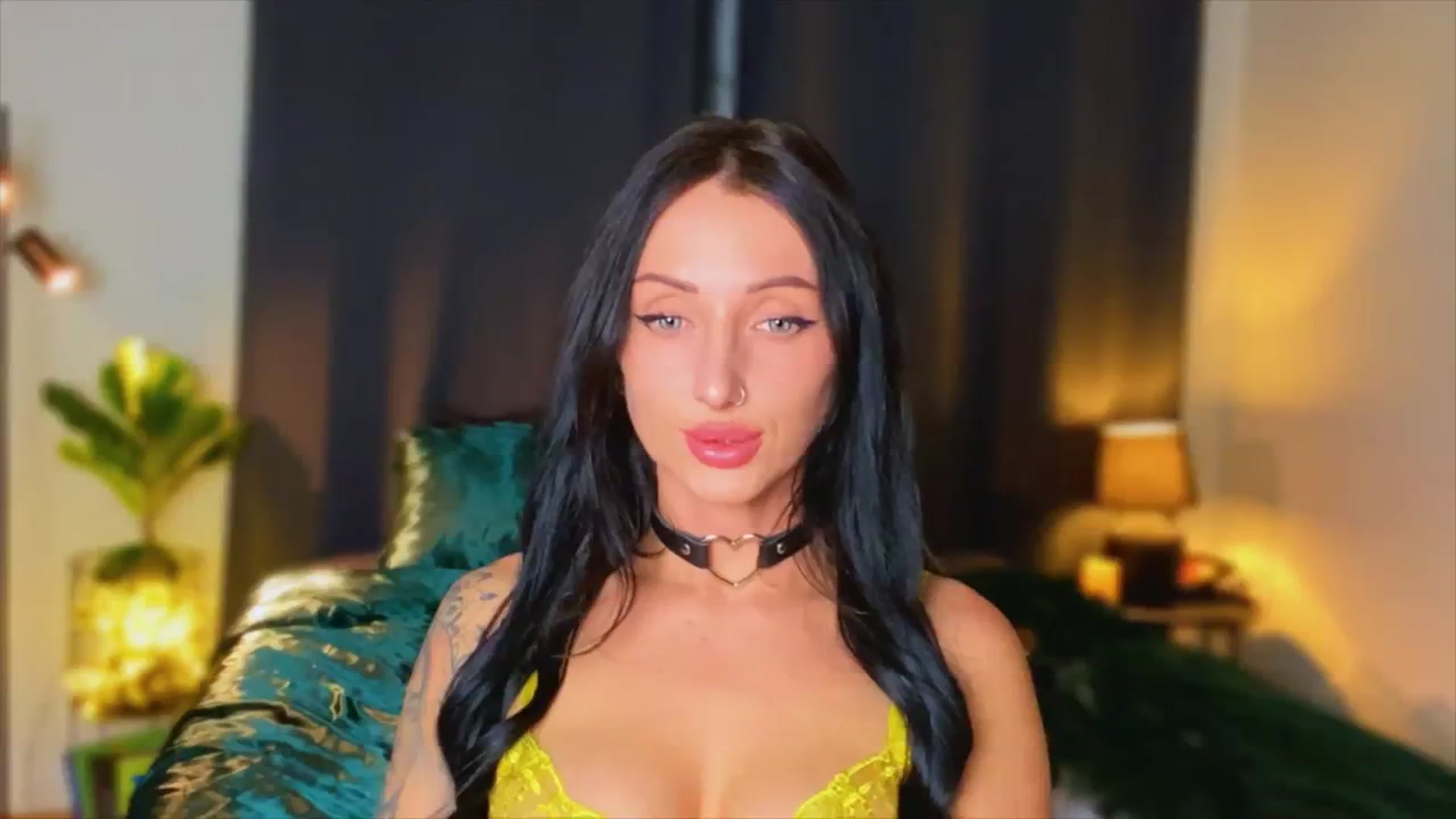 Gallery image thumbnail from AlexaAlexx's myfreecams stream on, 01/15/2024, 15:58 image 14 of 20